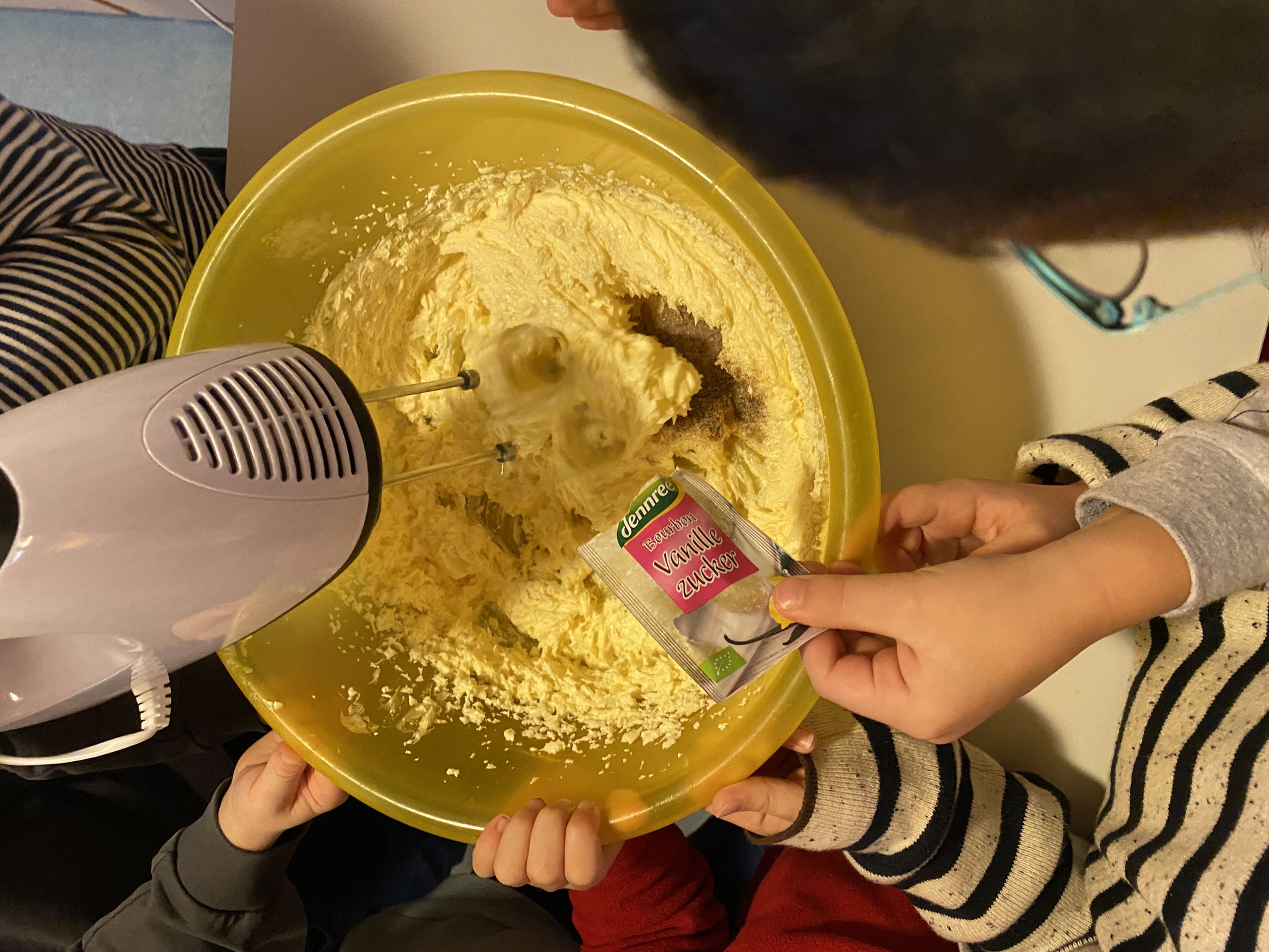 Auch in der Kita der Gemeinde Wedel wurde gemeinsam gerührt, gebacken... © J. Breitbarth/Kita St. Marien