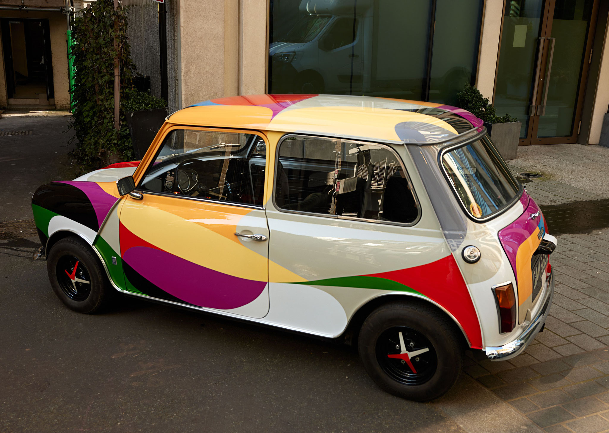 Mini Art by Jaime Gili