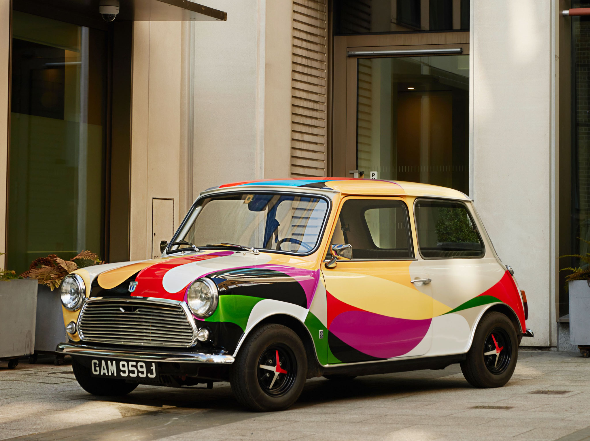 Mini Art by Jaime Gili