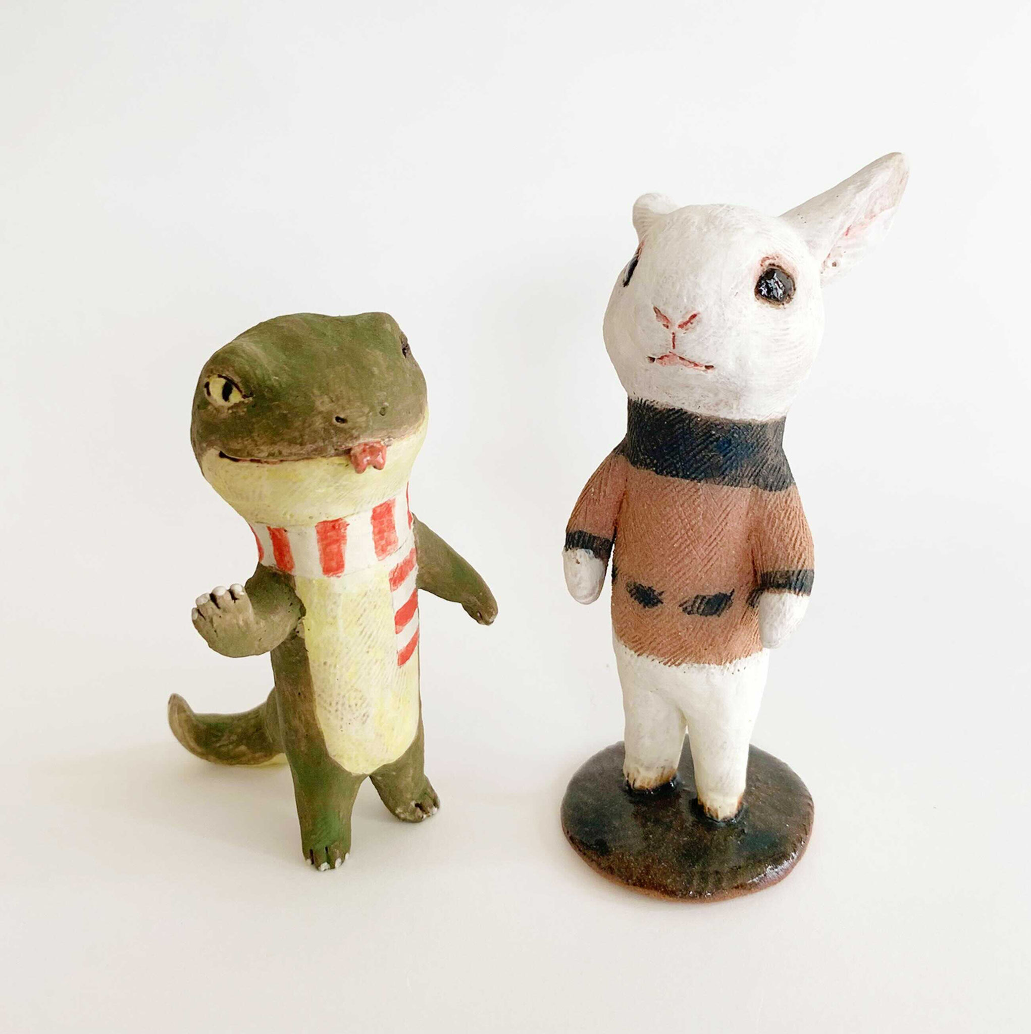 「トカゲとうさぎ」　陶　 各約60×80×150mm