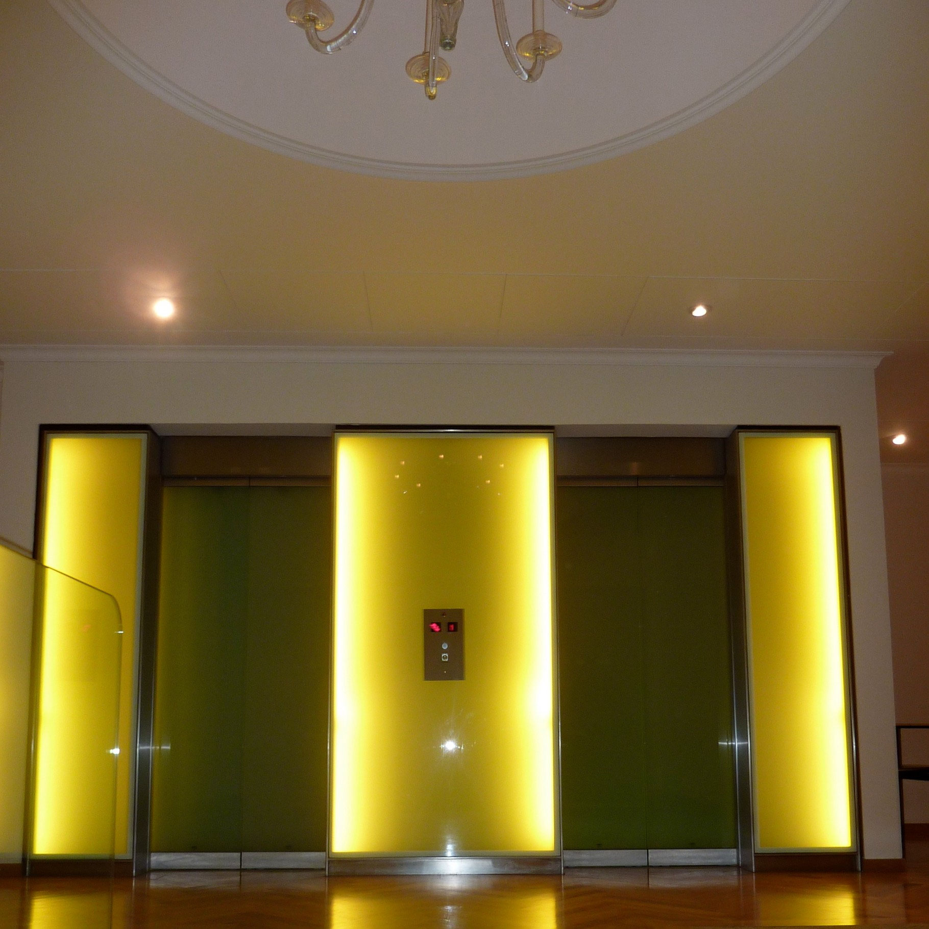 Banque à Neuchâtel — vue 2