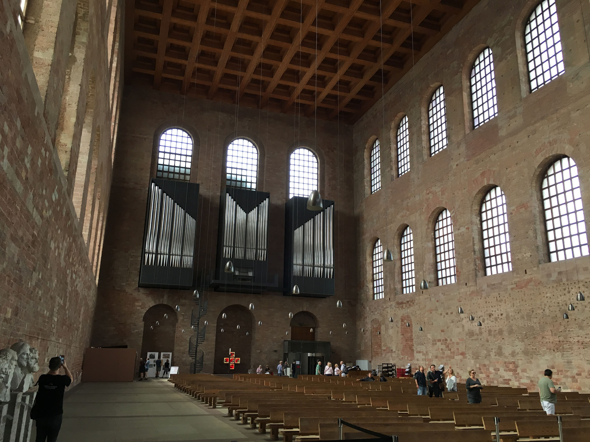 Die neue Orgel in der Konstantinbasilika.