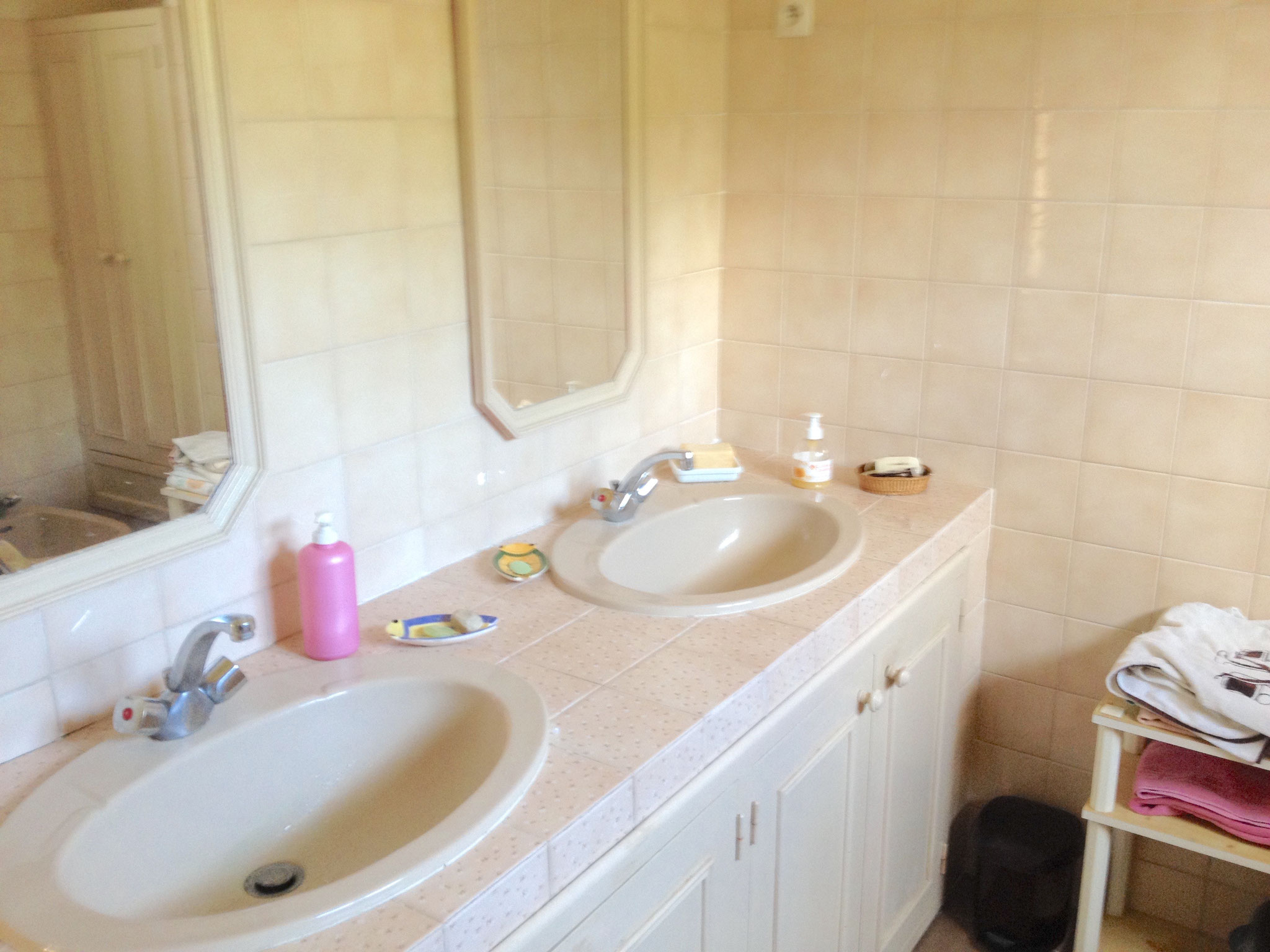 Salle de bain avant home staging