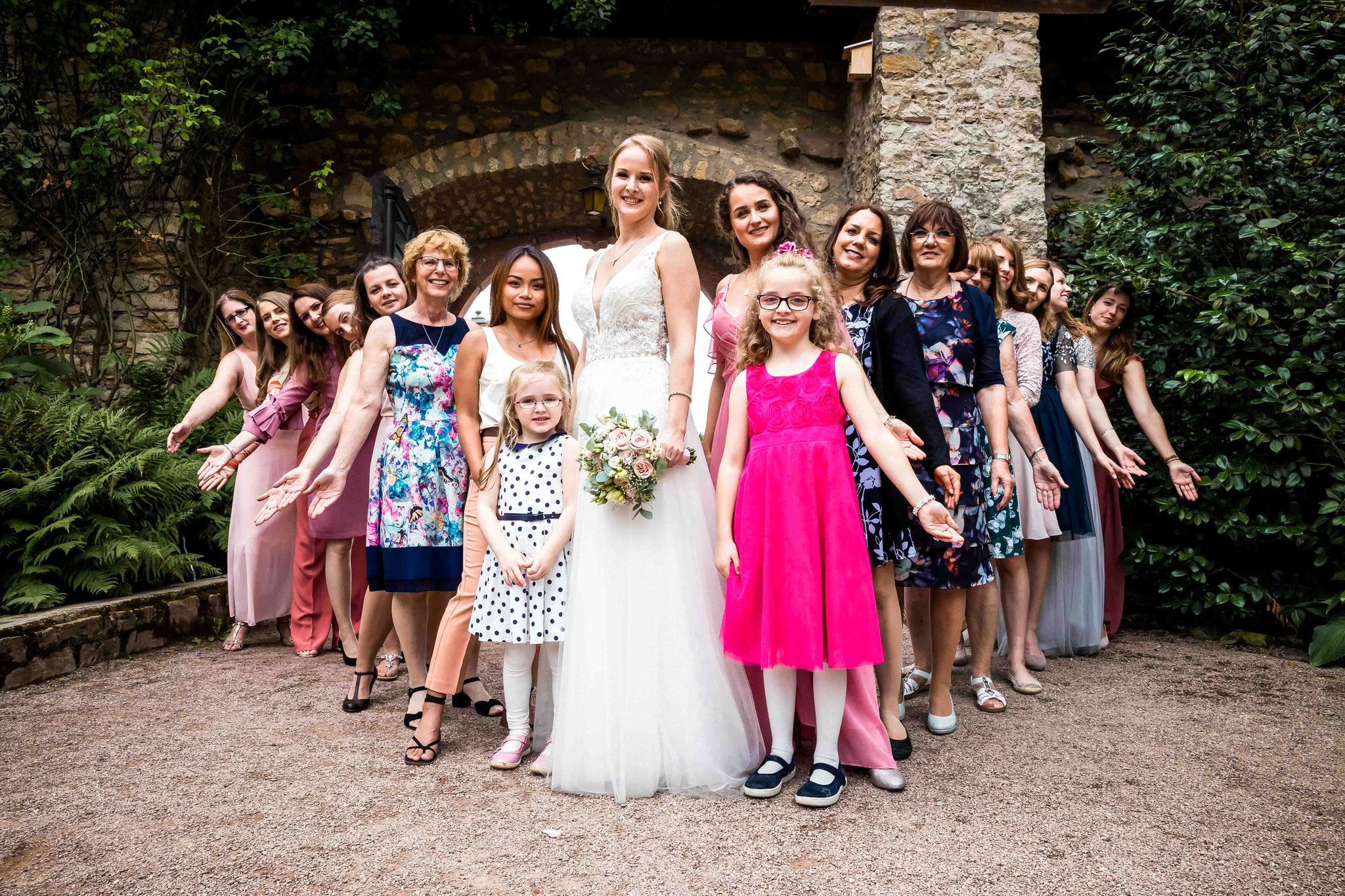 Gruppenbild, Ladys und Braut, Standesamt Eltville am Rhein (Kurfürstliche Burg Eltville), Burgstr. 1, 65343 Eltville am Rhein