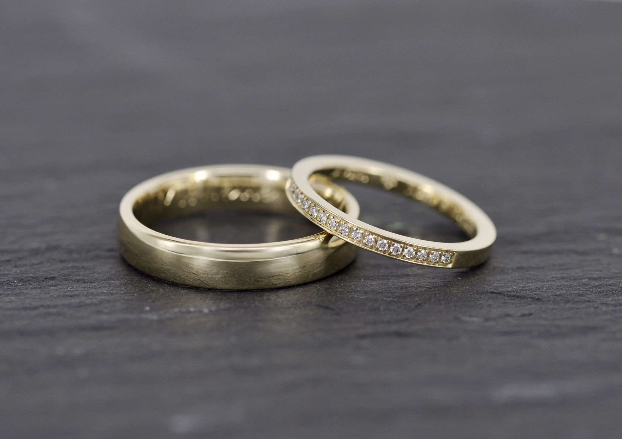 handgefertigte Trauringe aus Gold mit Brillanten