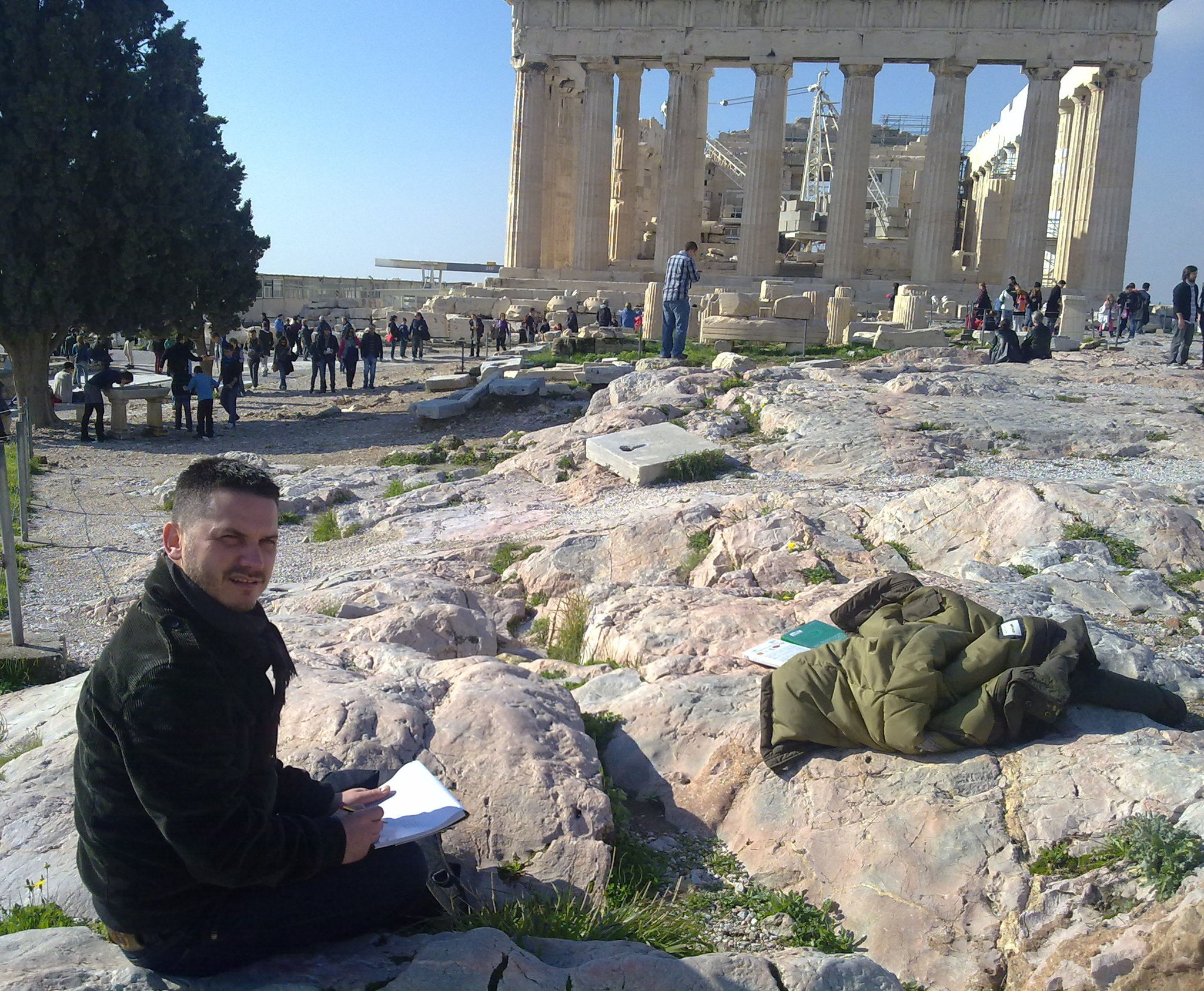Mentre disegno il Partenone ad Atene