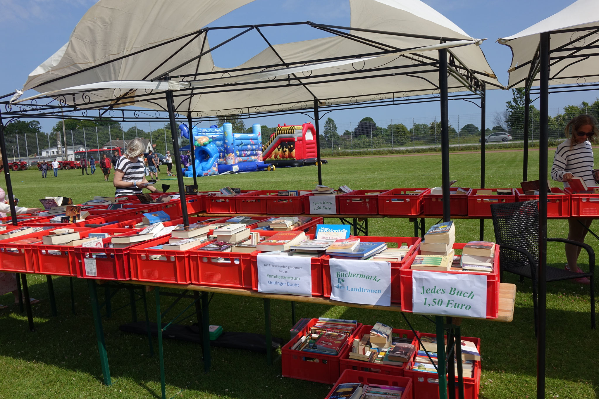 Bücherflohmarkt in Hasselberg Juni 2025