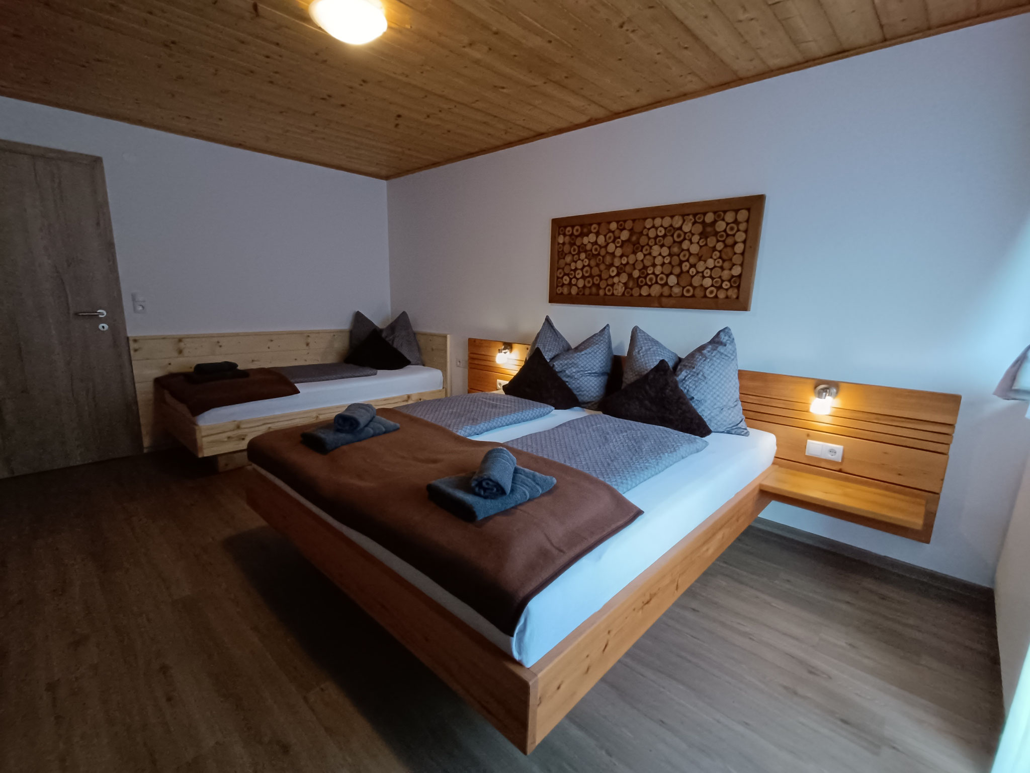Dreibettzimmer mit DU/WC