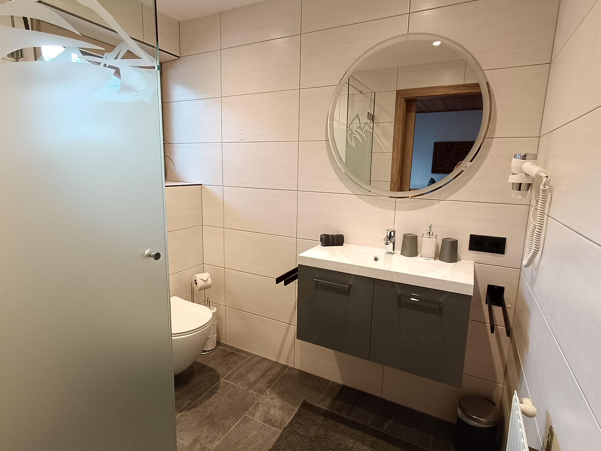 DU/WC im Dreibettzimmer