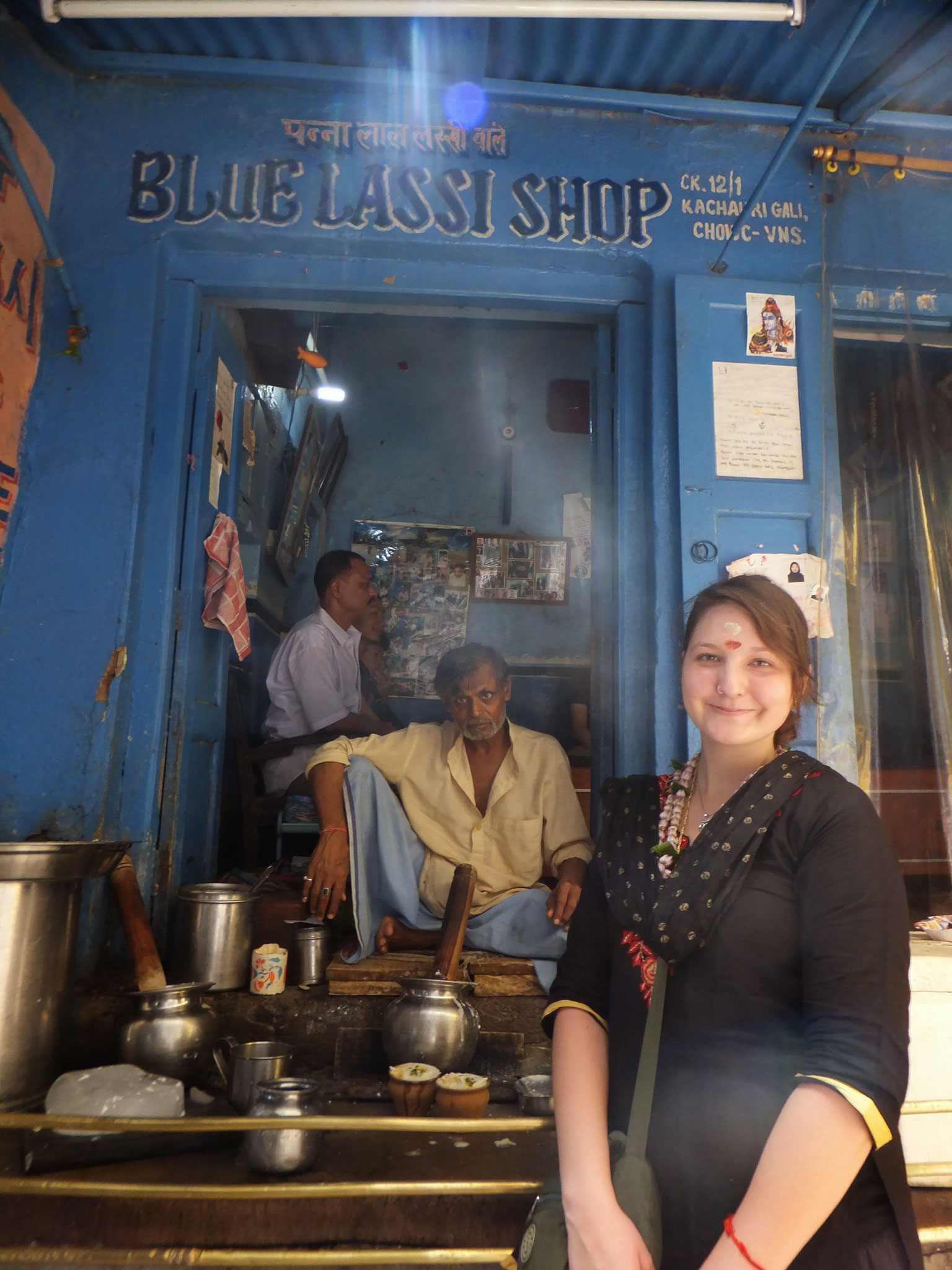 Eindrücke: traditioneller Lassi Shop in Varanasi