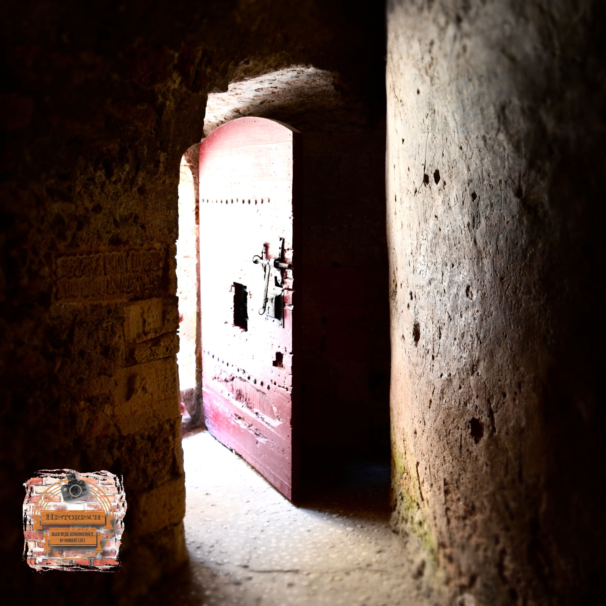 Gespenstige Zellenszene (im ehemaligen Gefängnis Château d’If; Der Graf von Monte Christo war nicht mehr da)