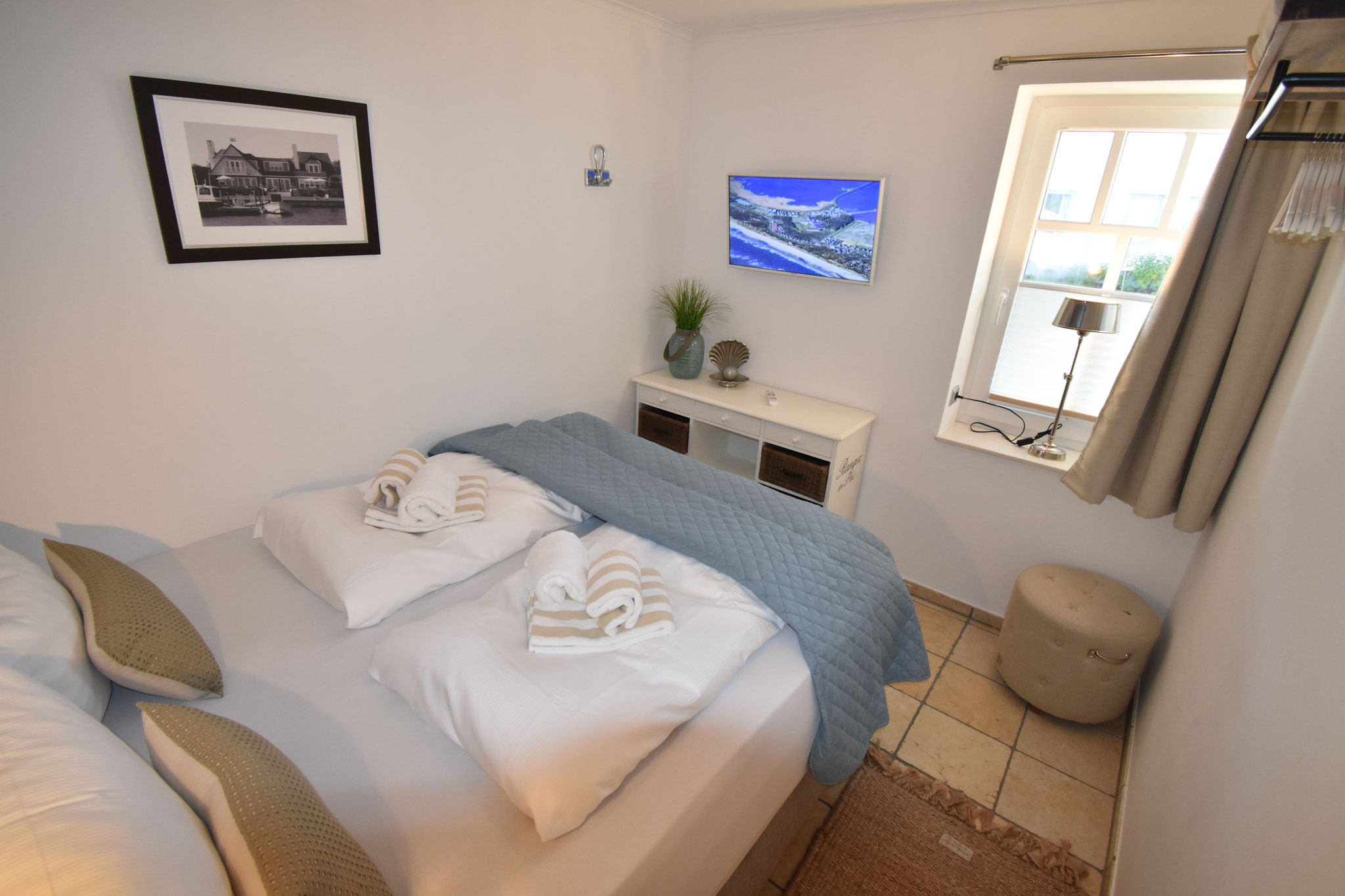 Schlafzimmer 1