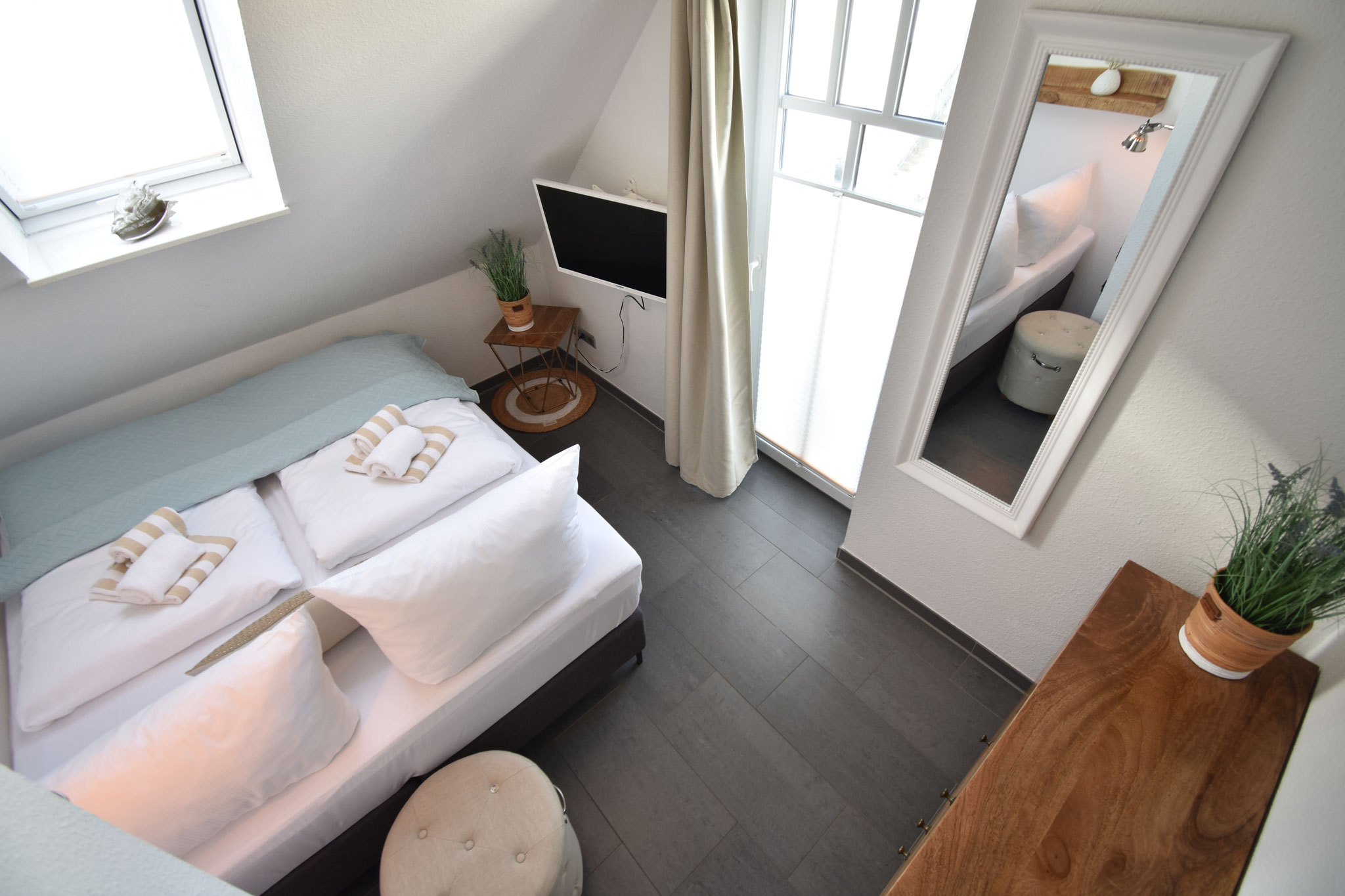 Schlafzimmer 1