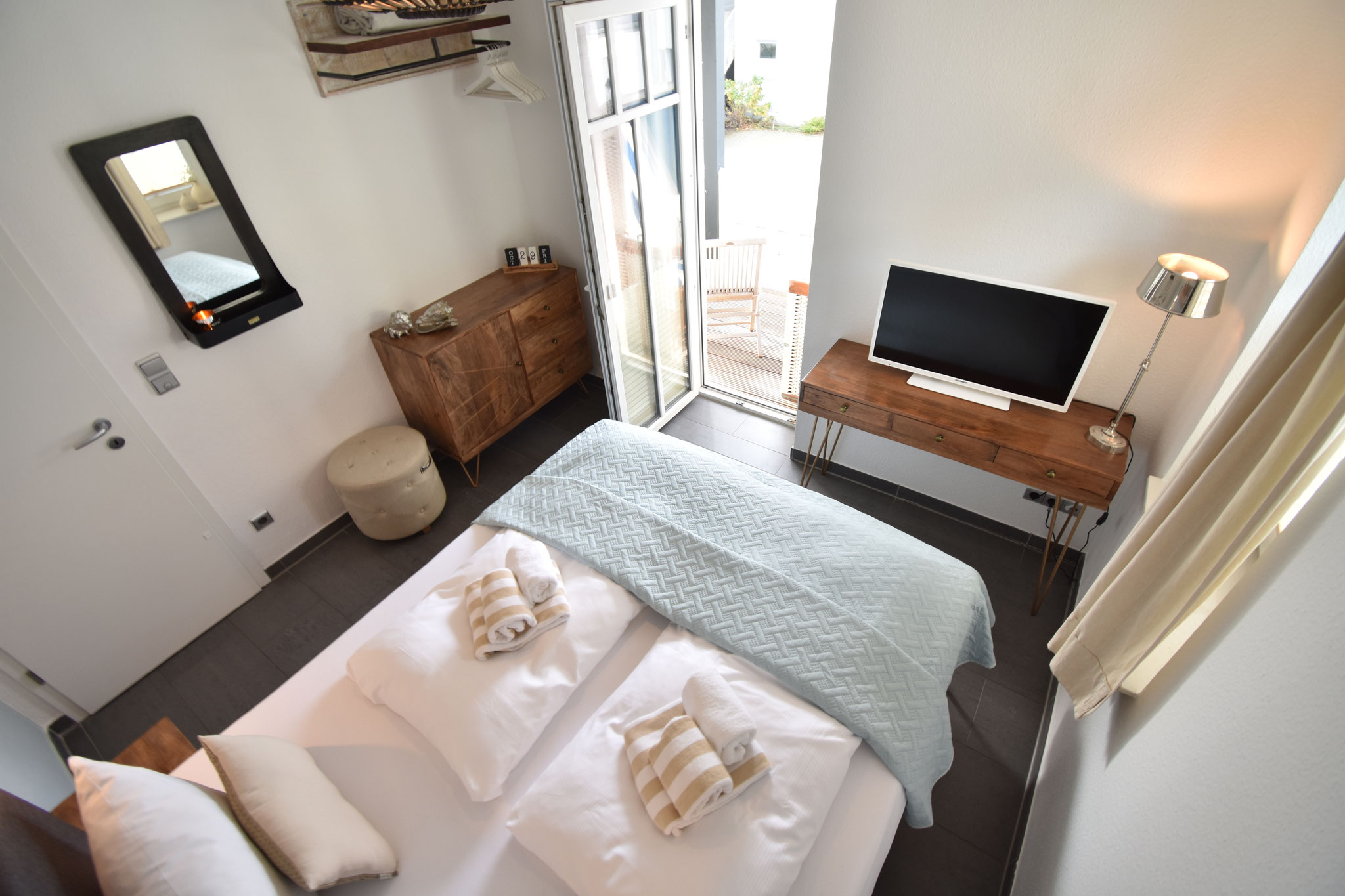 Schlafzimmer 1