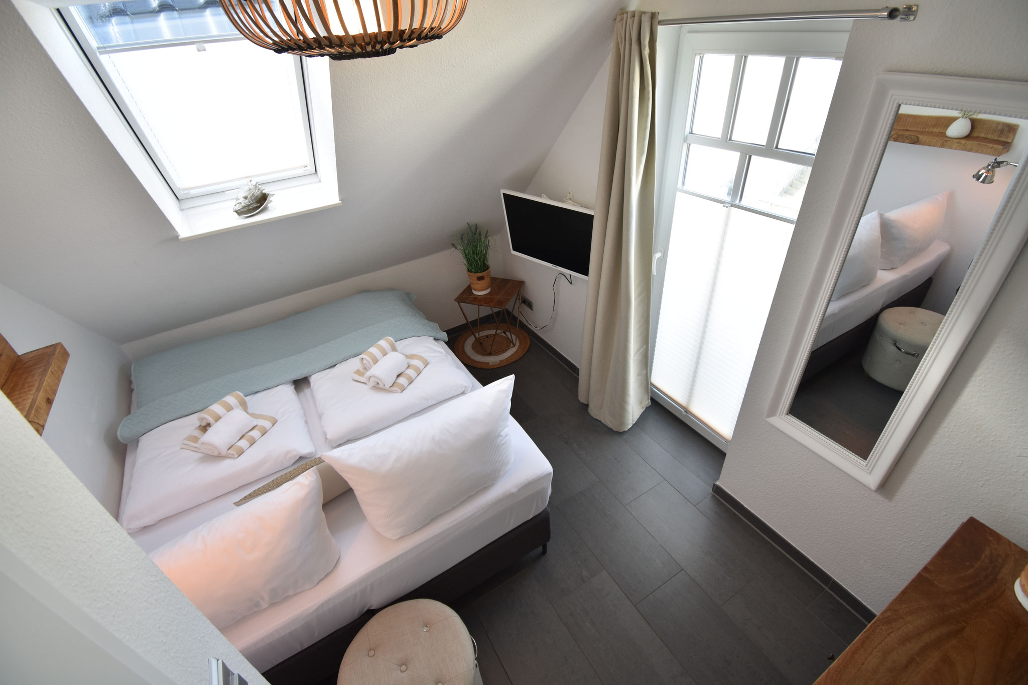 Schlafzimmer 1