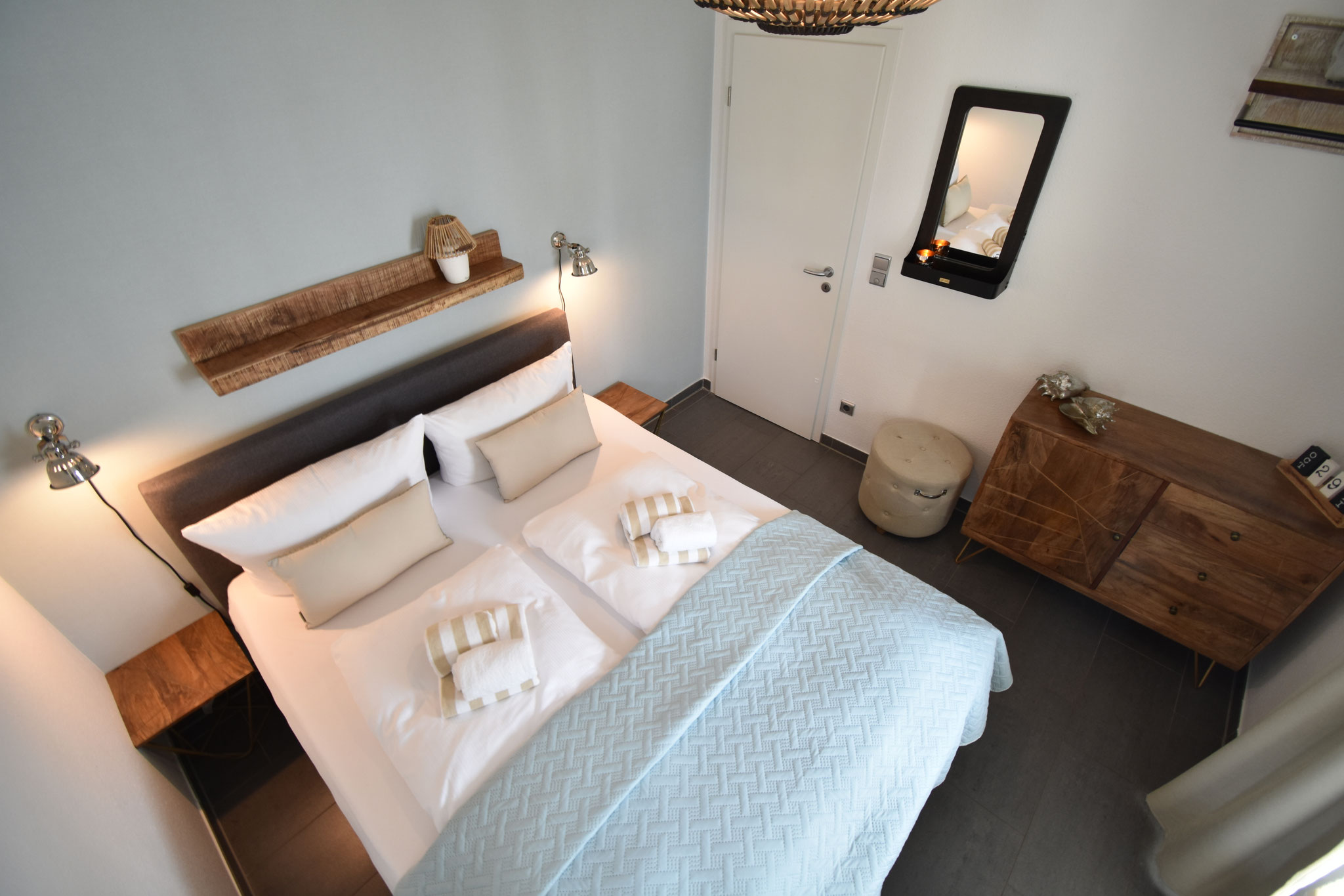 Schlafzimmer 1