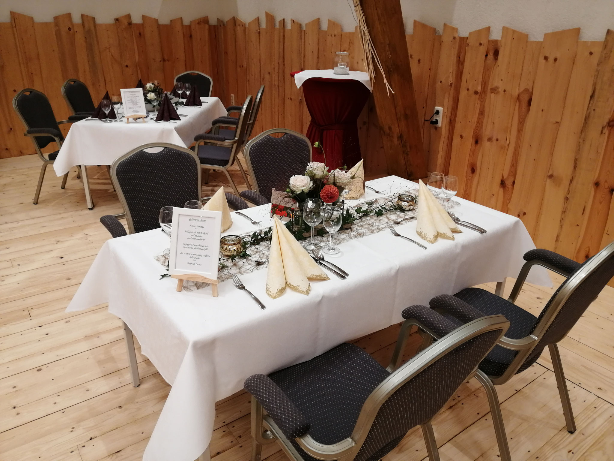 Festlich gedeckter Tisch