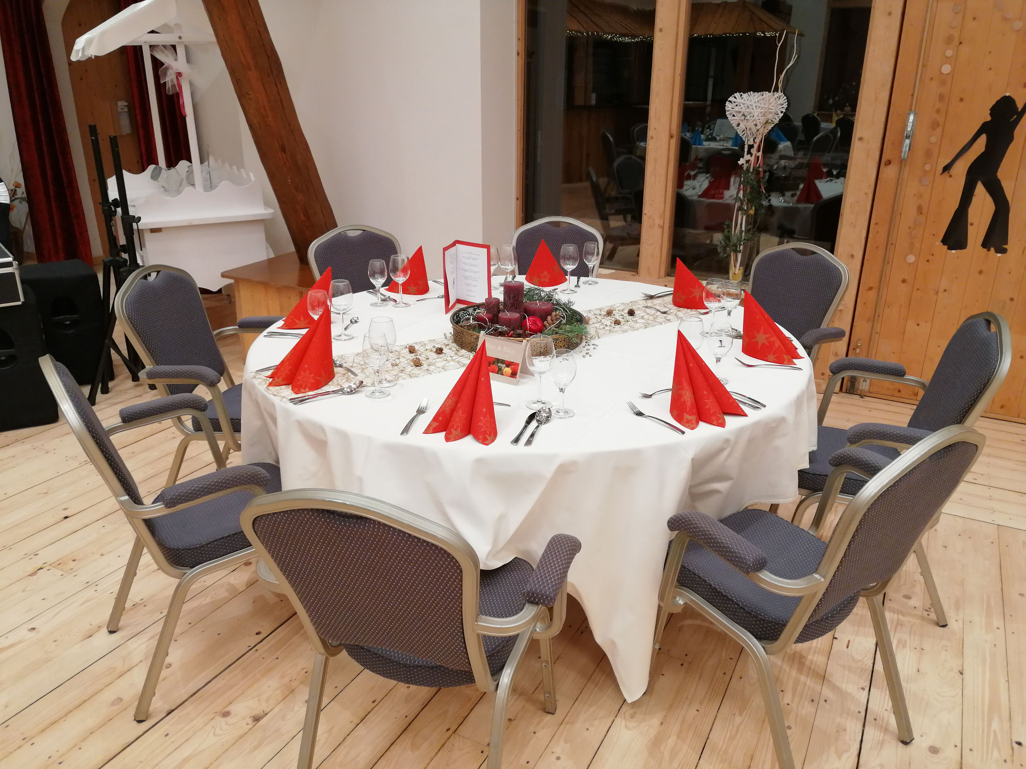 Festlich gedeckter Tisch