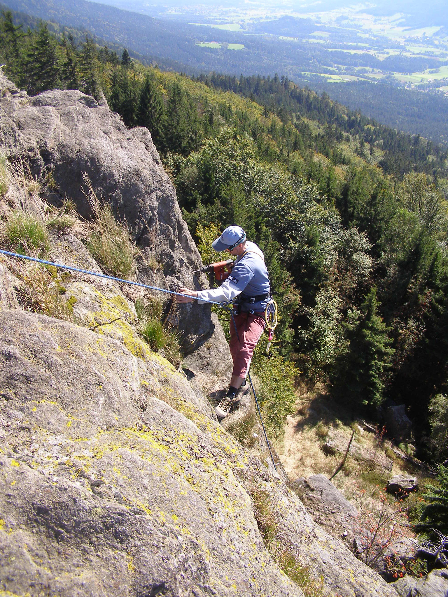 Christian Hartl. Kreuzfelsen, Kaitersberg. 2003 - 2005. Foto: WernerDeschinger