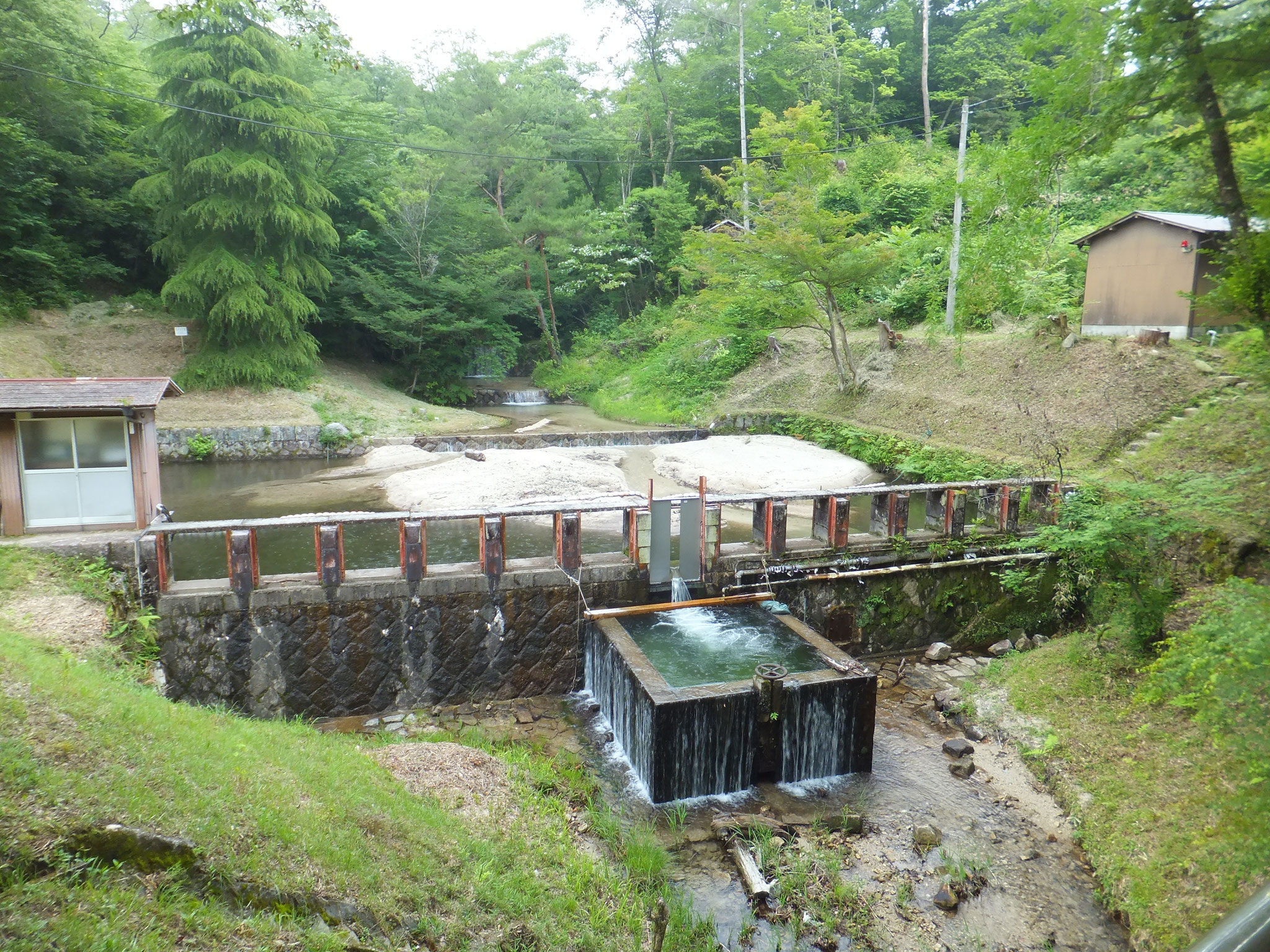 白坂量水堰堤