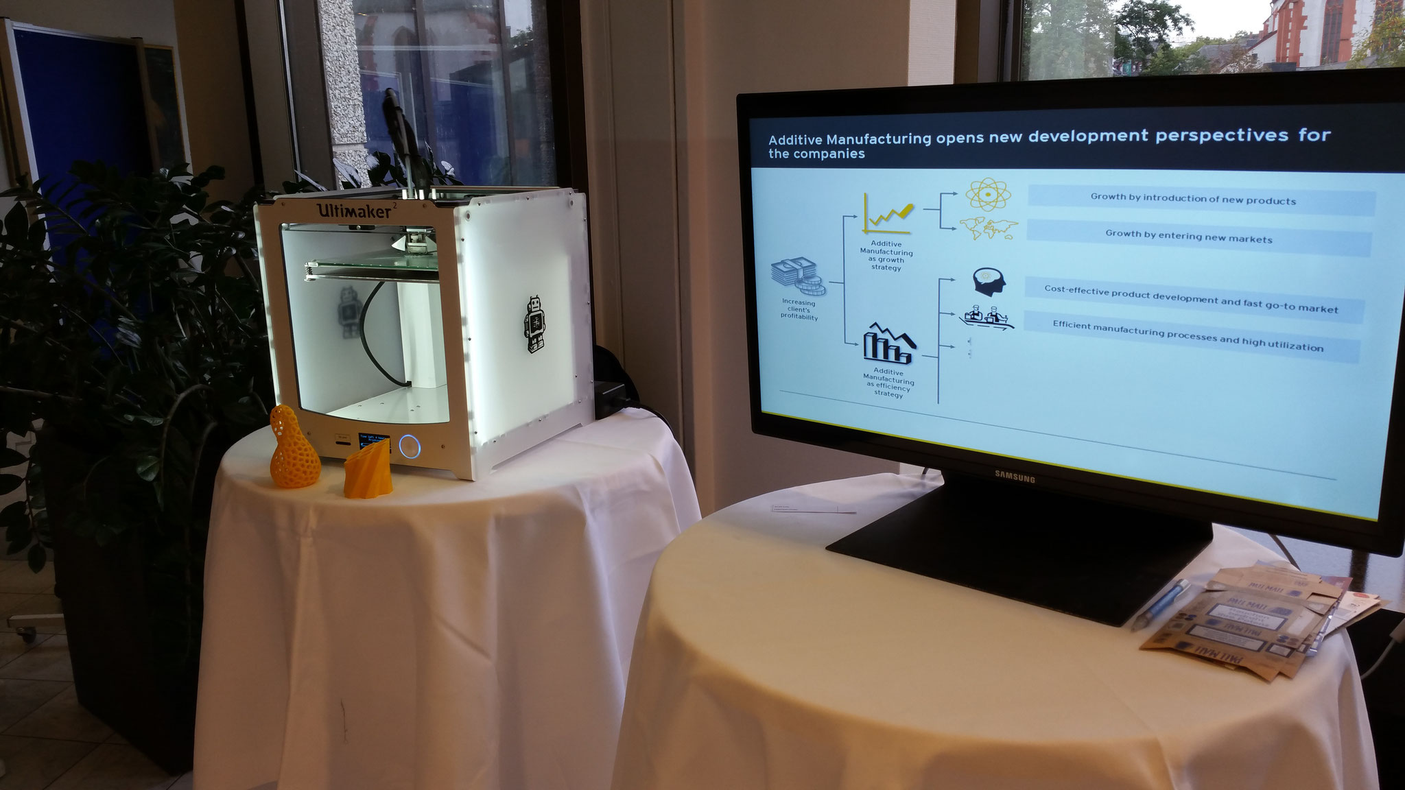 3D-Drucker in Aktion bei einer Firmeninternen Veranstaltung