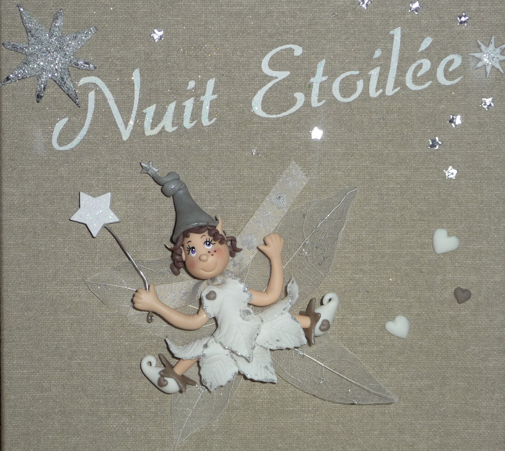 une jolie fée blanc et argent s'est invitée pour partager la nuit étoilée de votre petite fée - toile lin écru 20x20 cm
