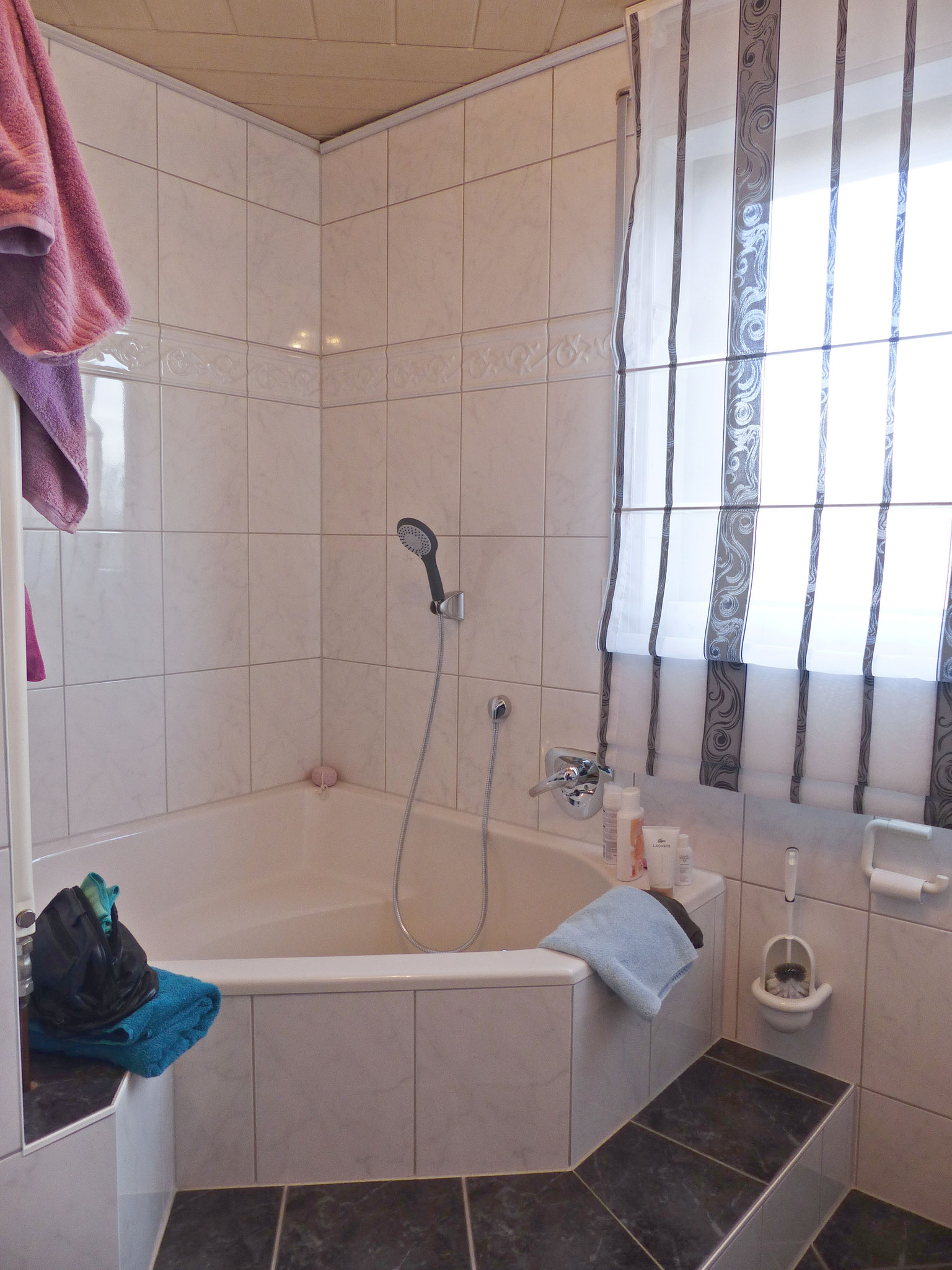 Eckbadewanne in Badezimmer EG