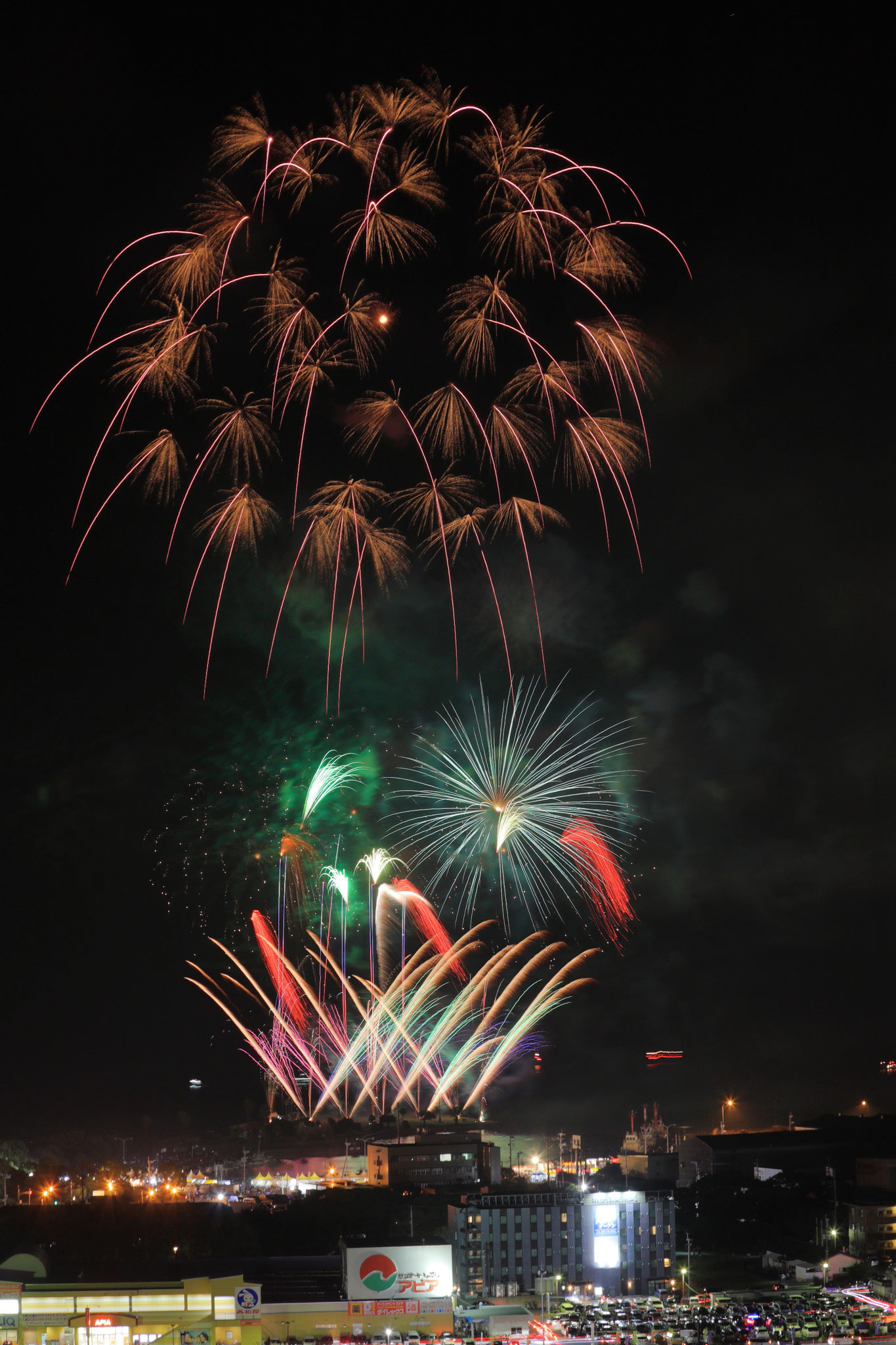 志布志みなとまつり、打ちあがる花火①(7月23日 志布志市)