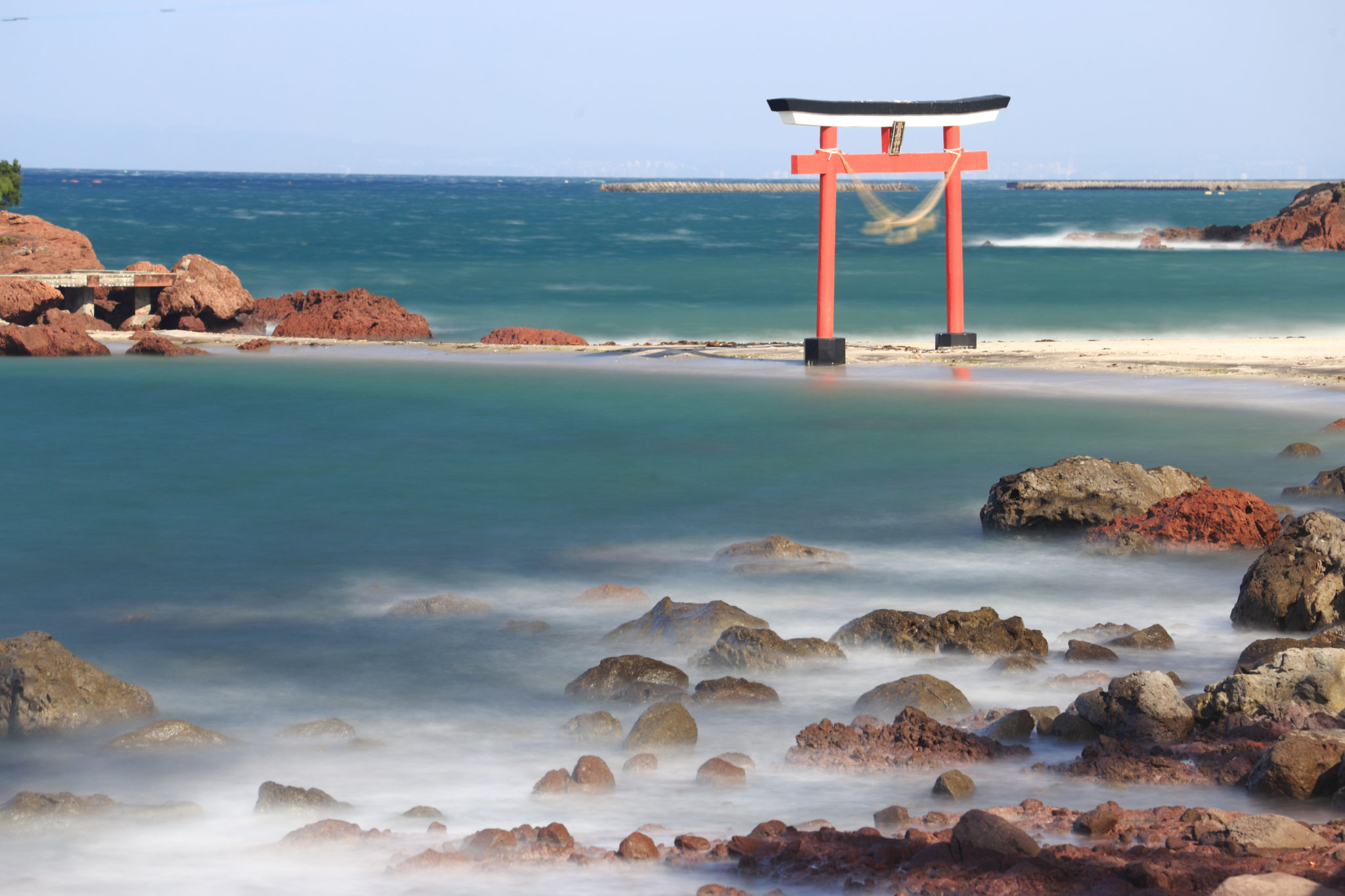 スローシャッターでみせる荒平天神の海景色(5/3 鹿屋市 荒平天神)