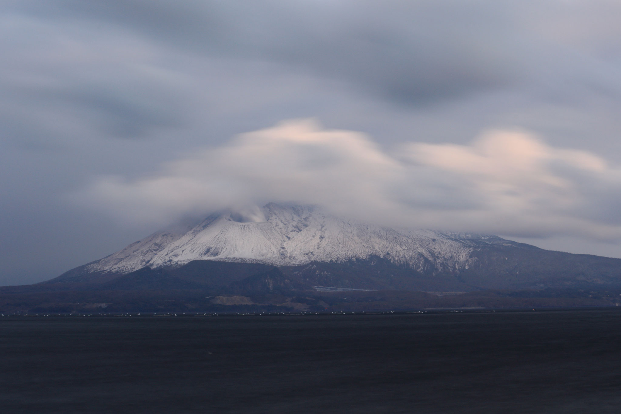 またも冠雪見せる桜島(2月24日 垂水市)