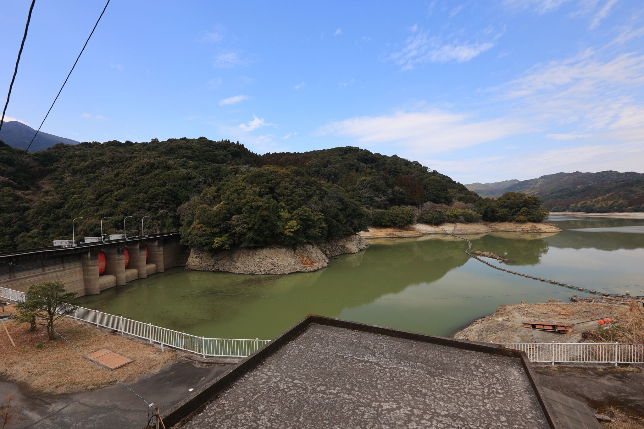 大隅湖の水位が目立って低い(2月14日 鹿屋市)