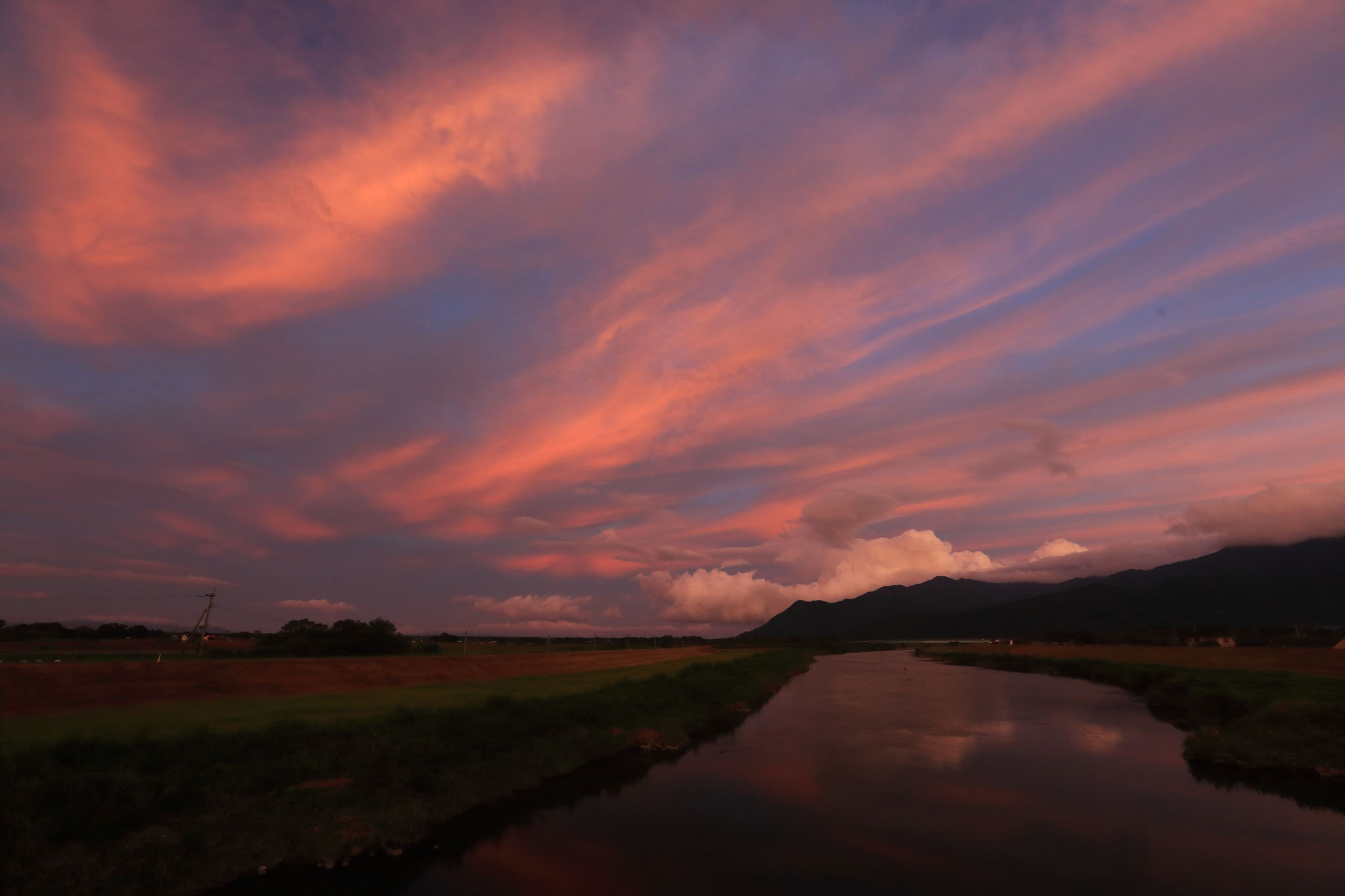 辺りを染める夕焼け空(9/14 肝付町 池之園橋)