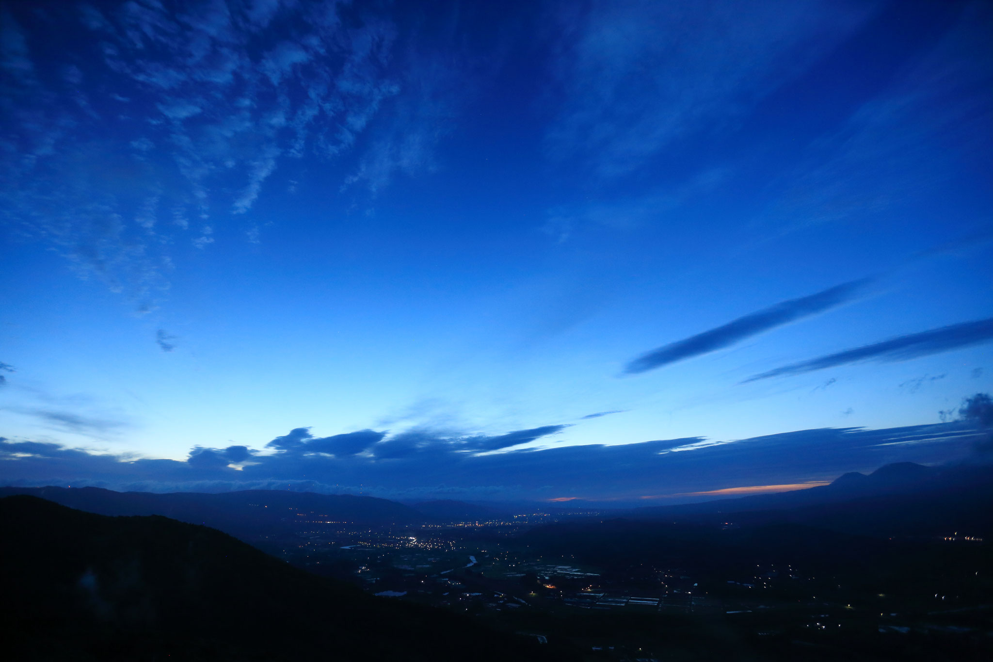 夜明け前のブルーモーメント(5/3 姶良郡湧水町 魚野フライトエリア)