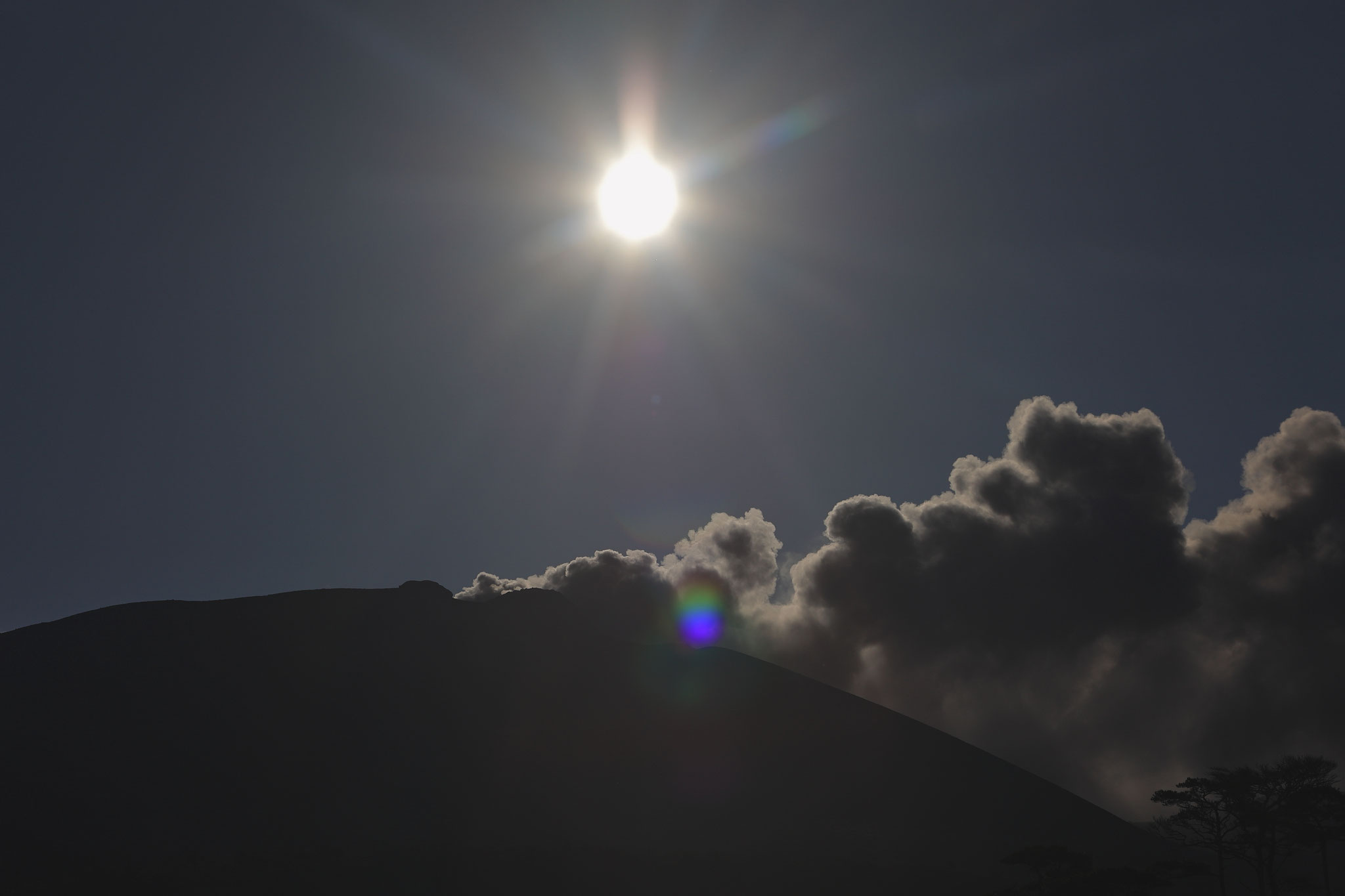 新燃岳の噴火がこの頃から始まった(6月28日 霧島市)