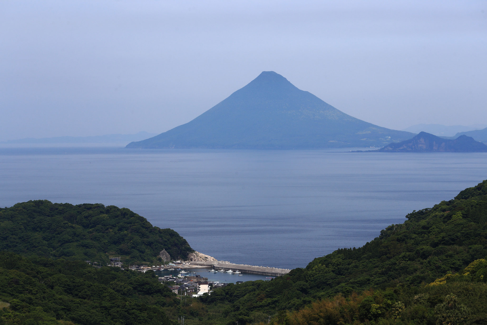 佐多伊座敷から見る開聞岳(5/5 肝属郡南大隅町)