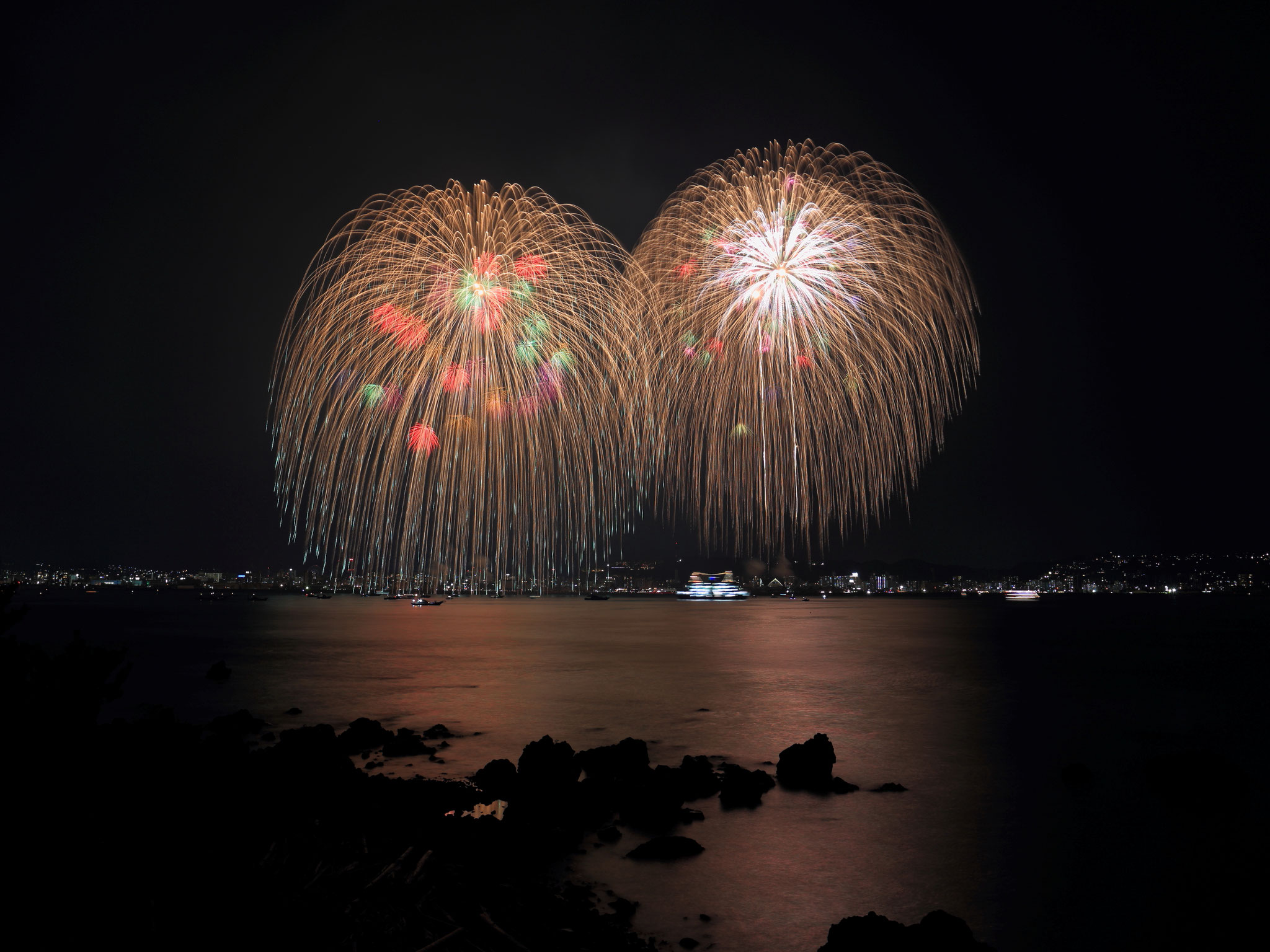 錦江湾サマーナイト大花火大会(8_19 溶岩なぎさ遊歩道 20:00)