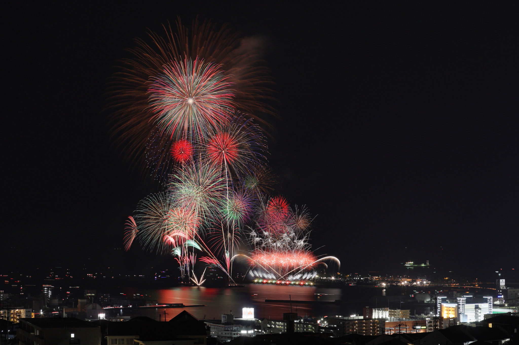 桜島と芸術花火2022  その2 (4月30日 鹿児島市)