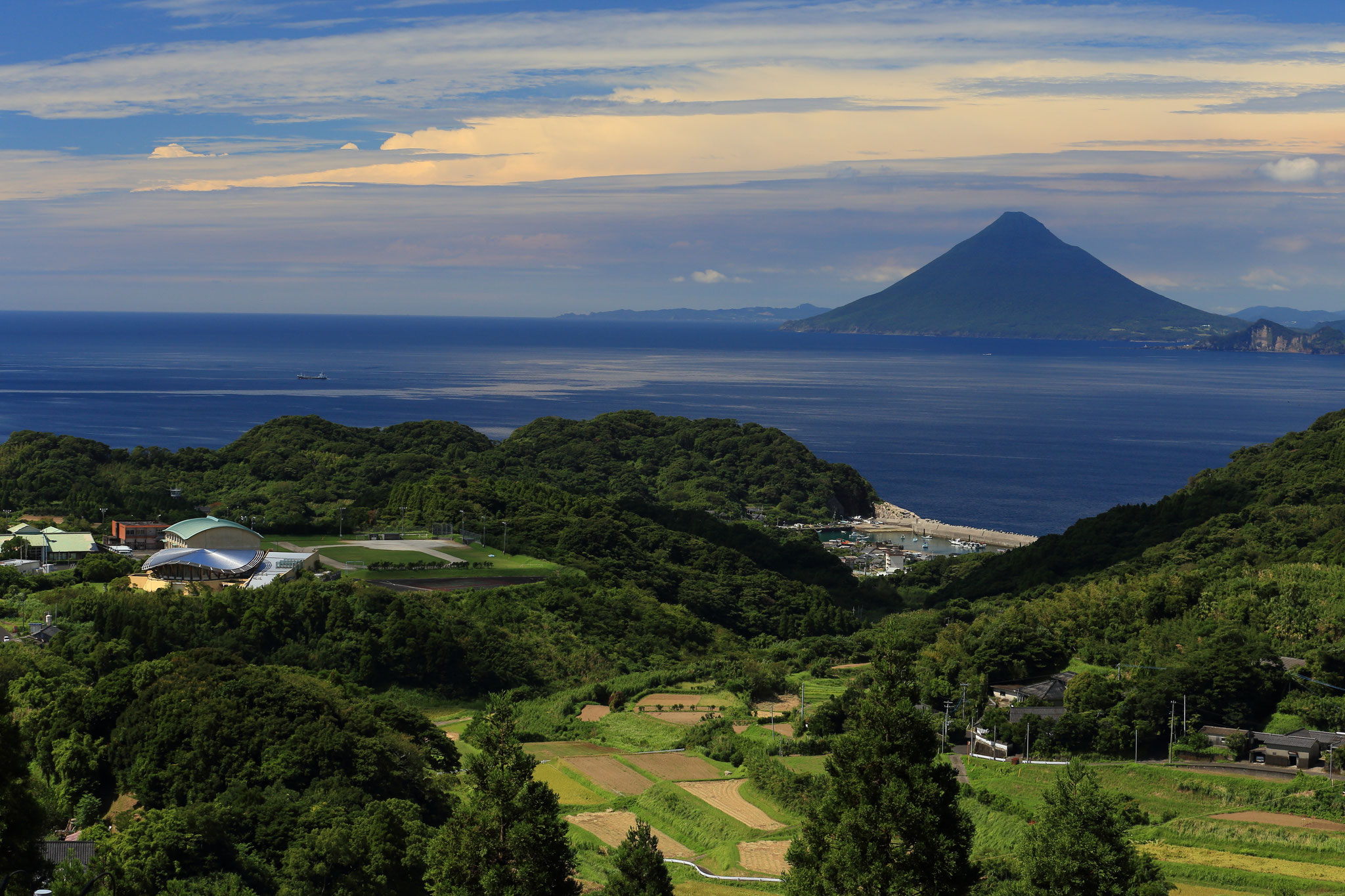 開聞岳と長閑な佐多伊座敷の風景(9/29 南大隅町)