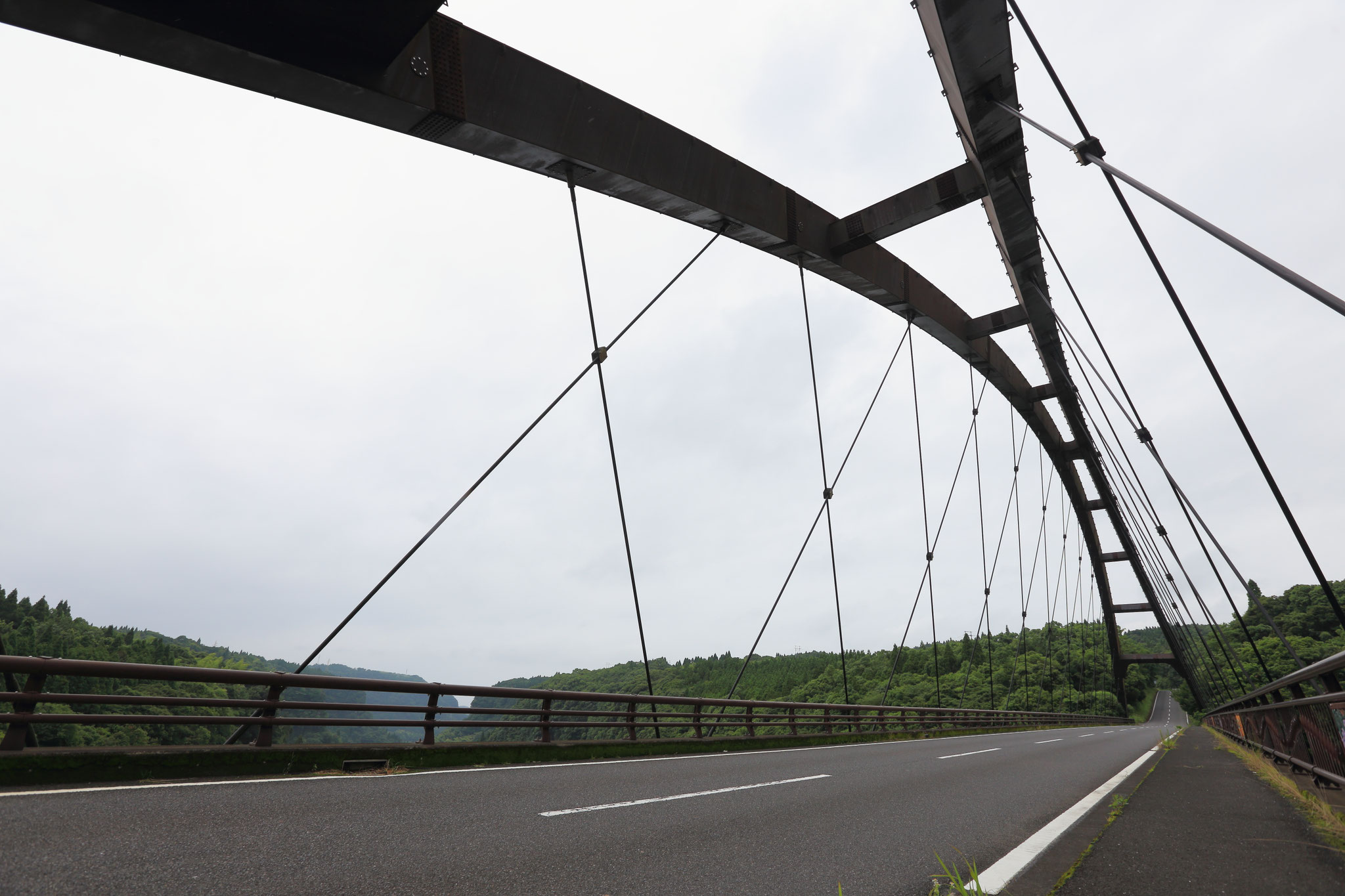 ニールセンローズ桁吊り橋の滝見大橋（6/24 南大隅町）