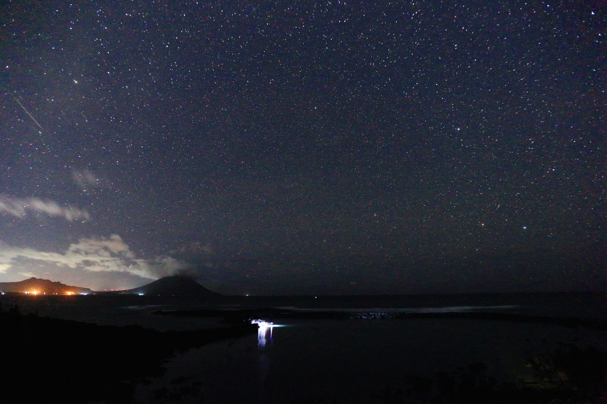 番所鼻自然公園から撮影するペルセウス座流星群(8/13 南九州市頴娃町 )