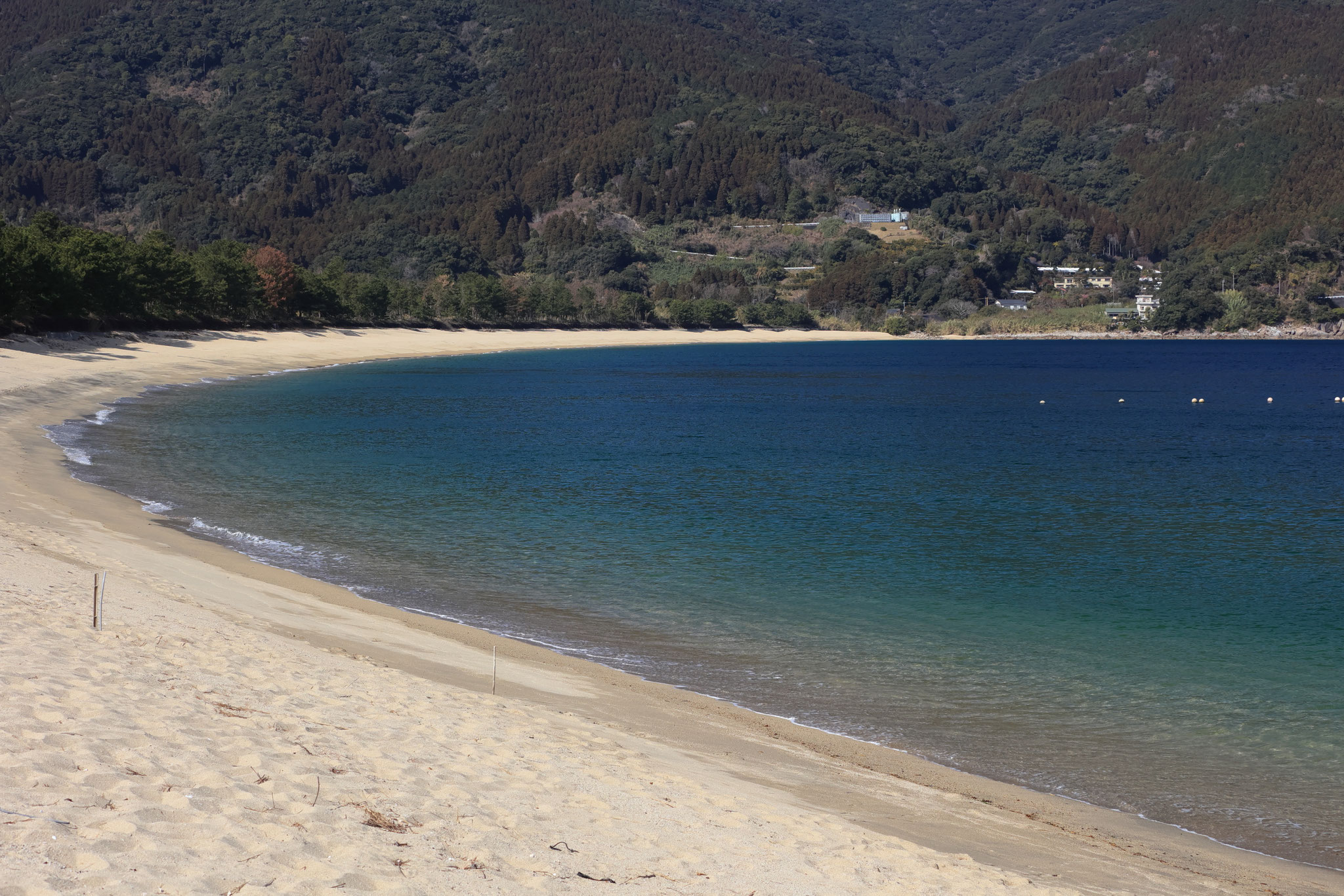 内之浦の海の青さは美しい(2月1日 肝付町)