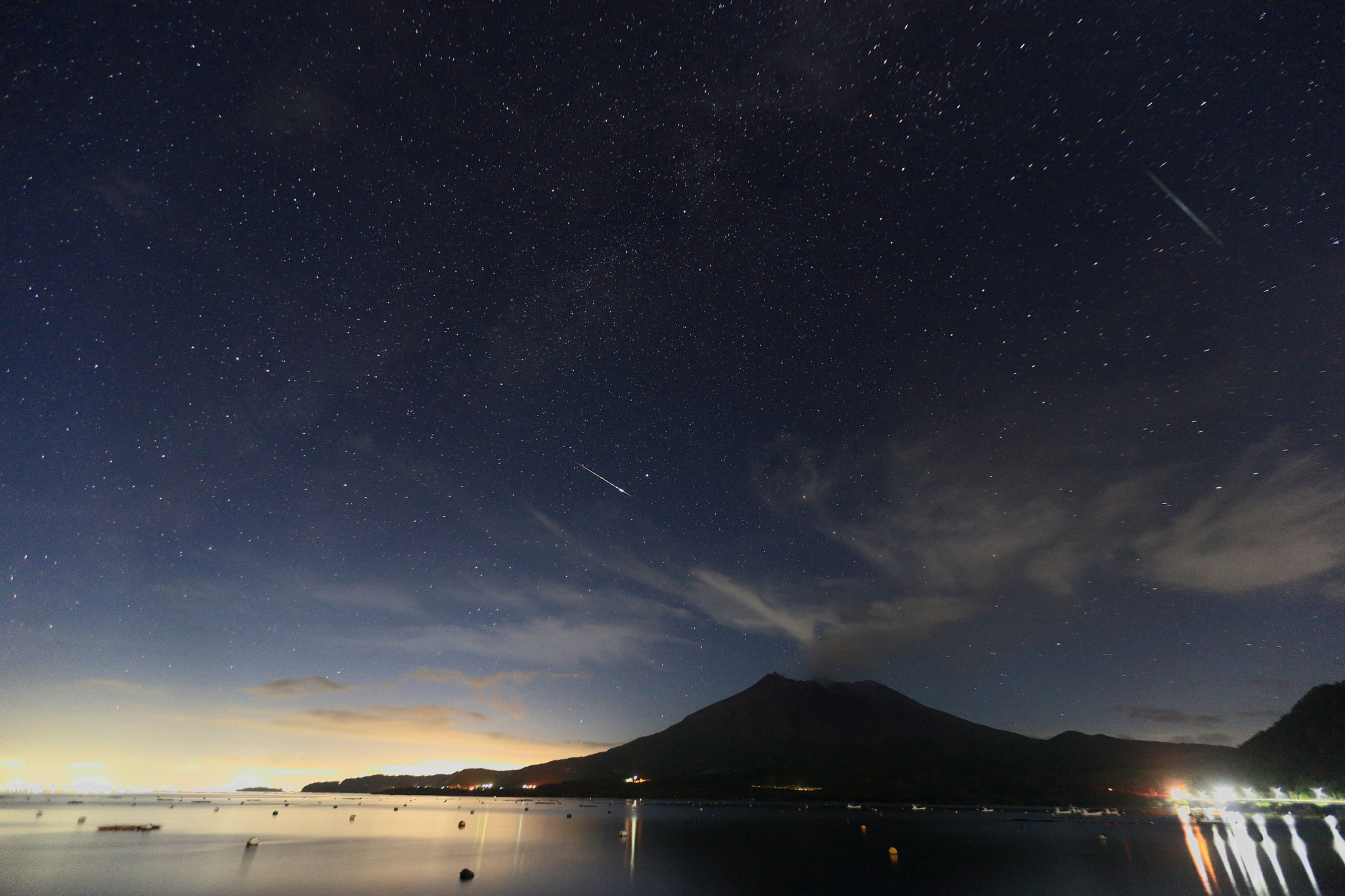桜島とペルセウス座流星群(8/13 垂水市)