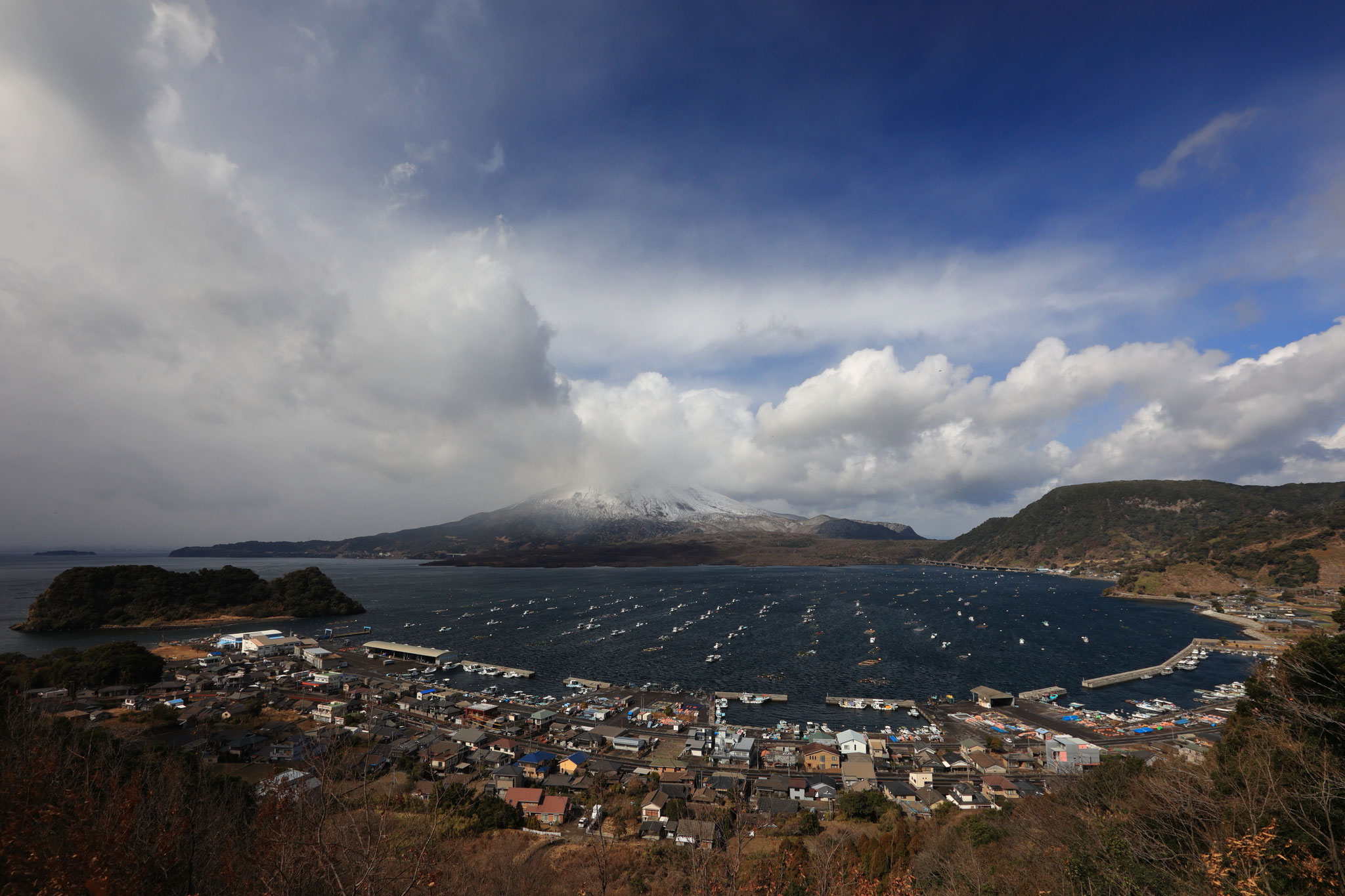 海潟からの冠雪の桜島を眺める(2月8日 垂水市)