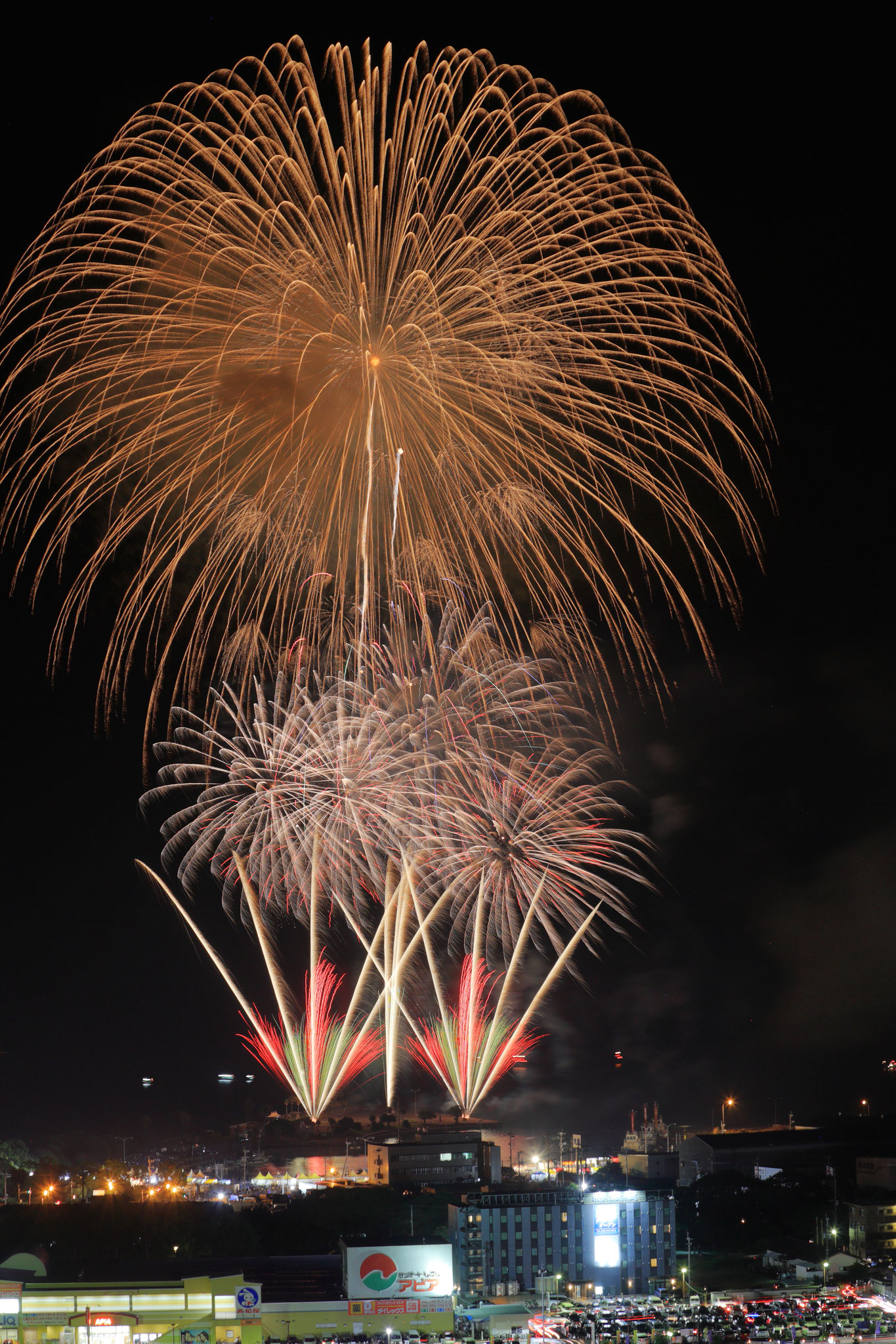 志布志みなとまつり、打ちあがる花火②(7月23日 志布志市)