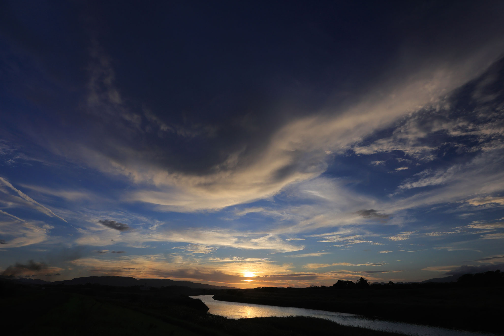 肝属川と夕空(10月18日 肝付町)