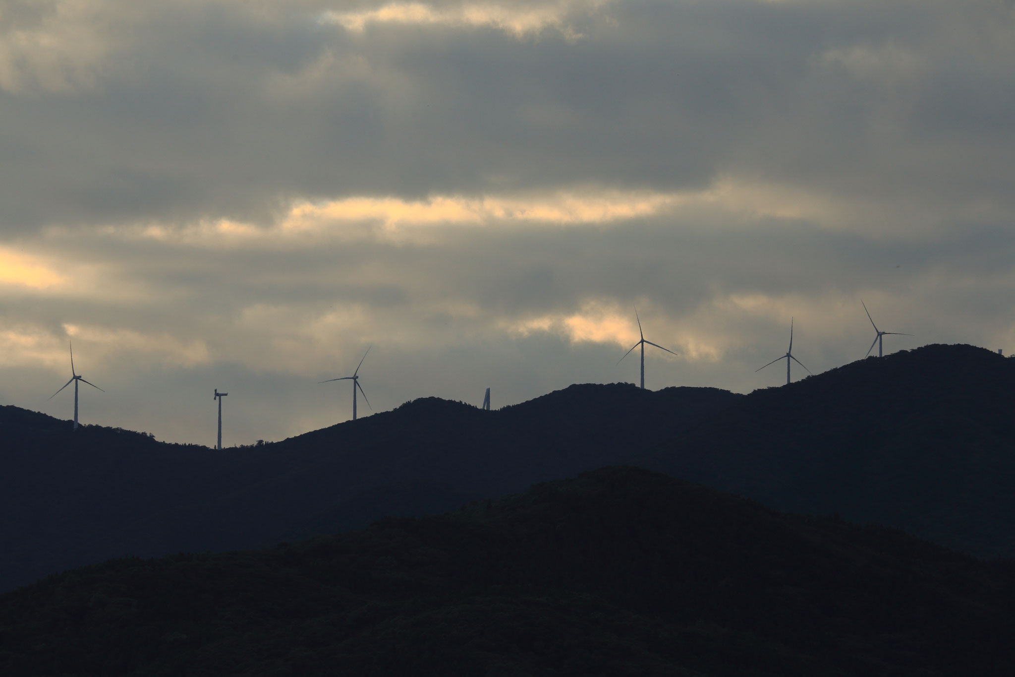風力発電のプロペラや支柱も被害（肝付町）