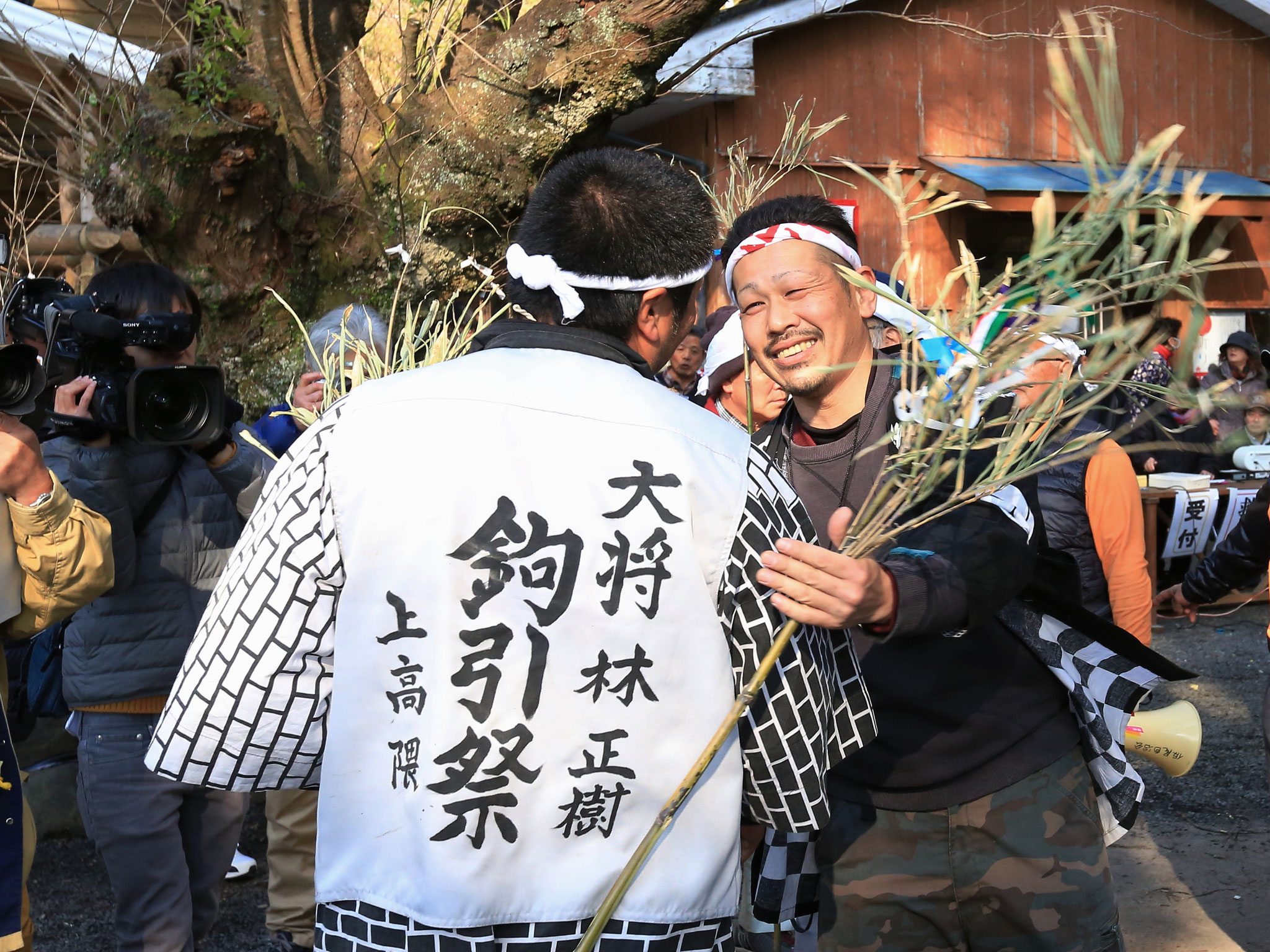 両大将が健闘を讃えあいました。(2/17 鹿屋市上高隈町)