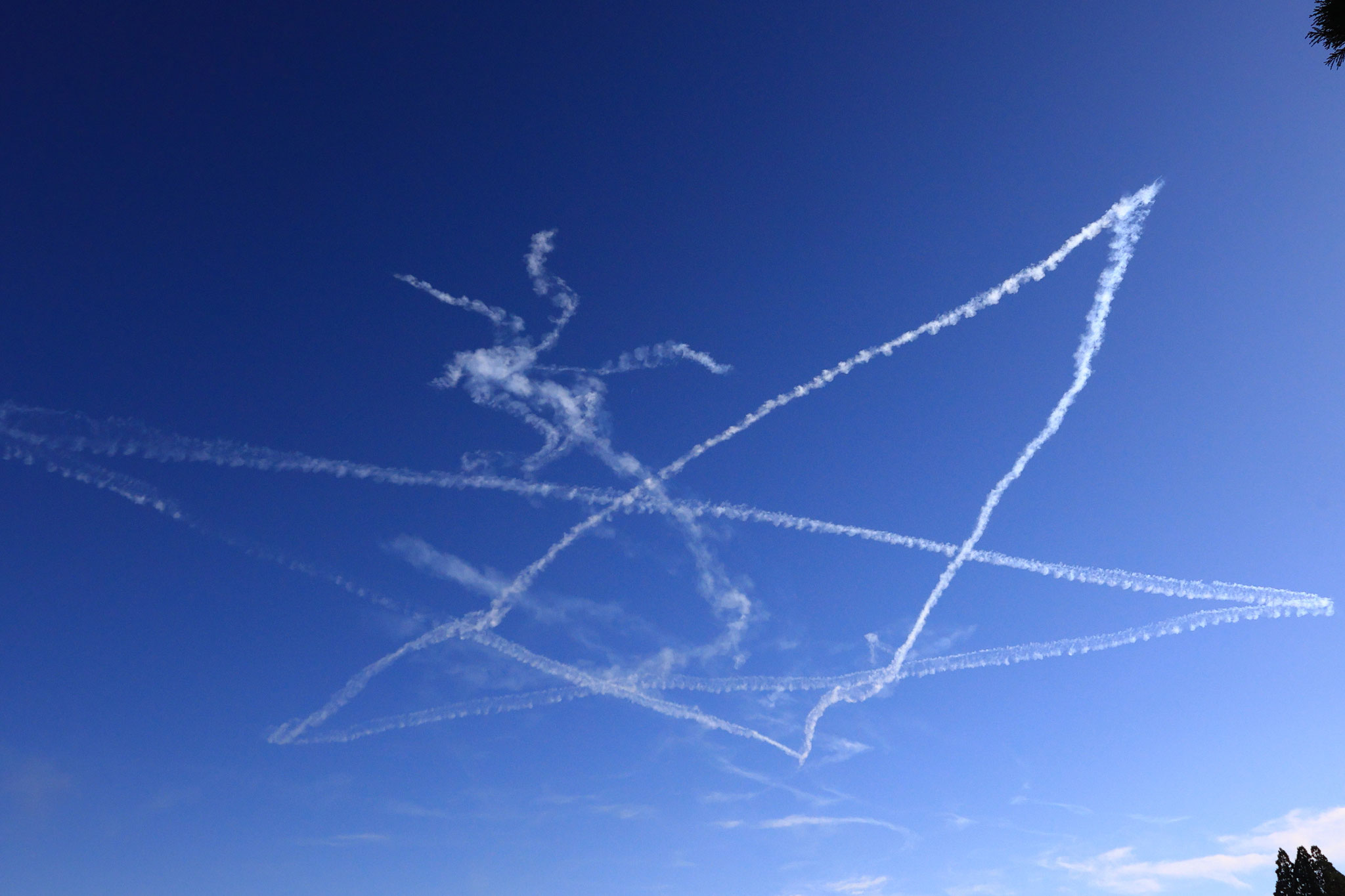 ブルーインパルスが描く五芒星(12月2日 宮崎県)