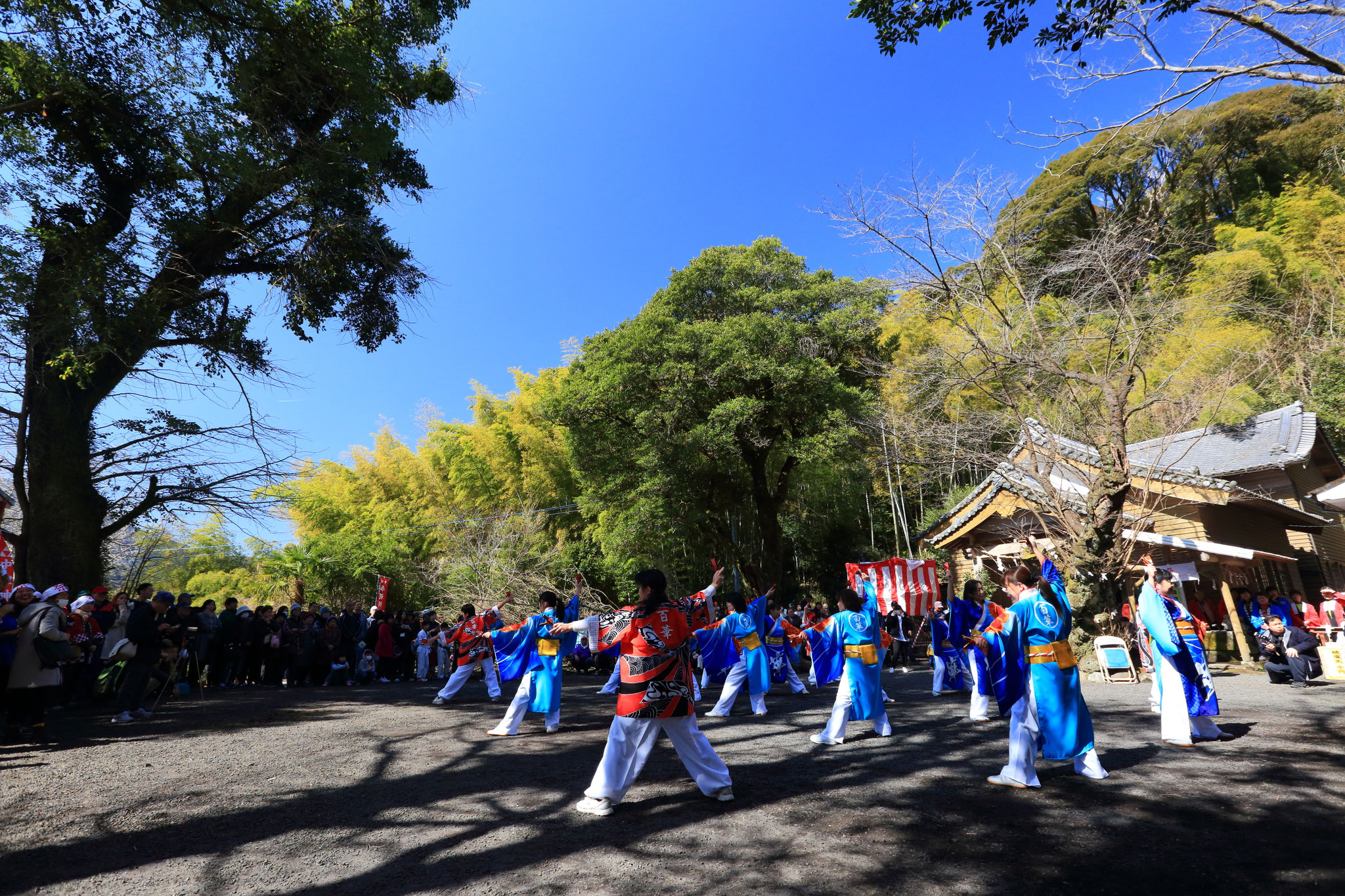 神社にて踊りの奉納(2/18 鹿屋市中津神社)