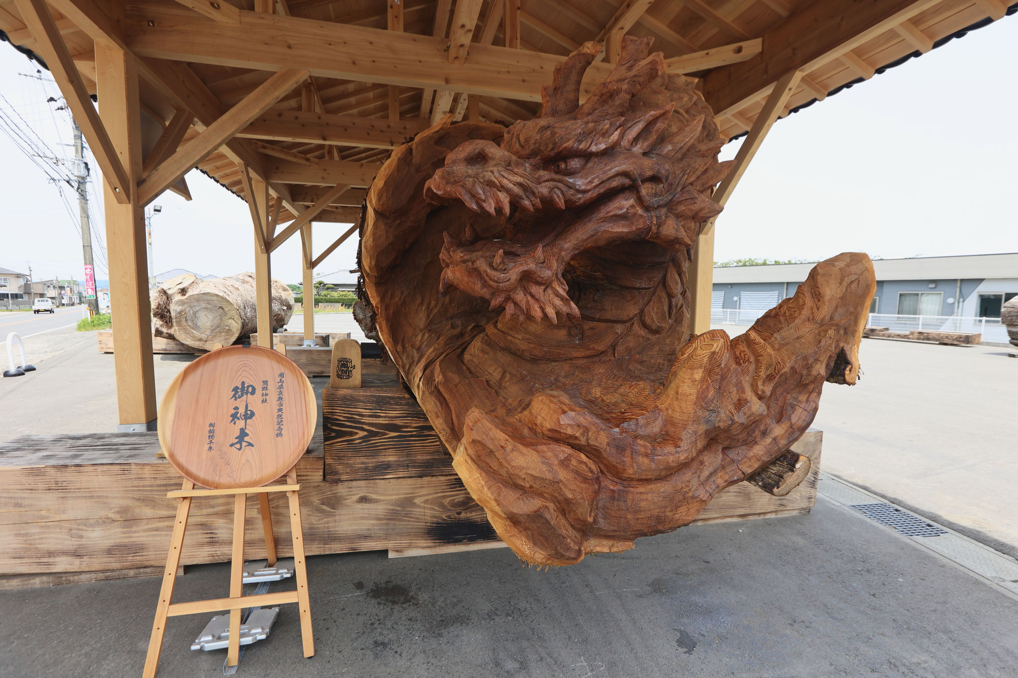 圧巻の木彫りの龍(5月3日　宮崎県都城市)
